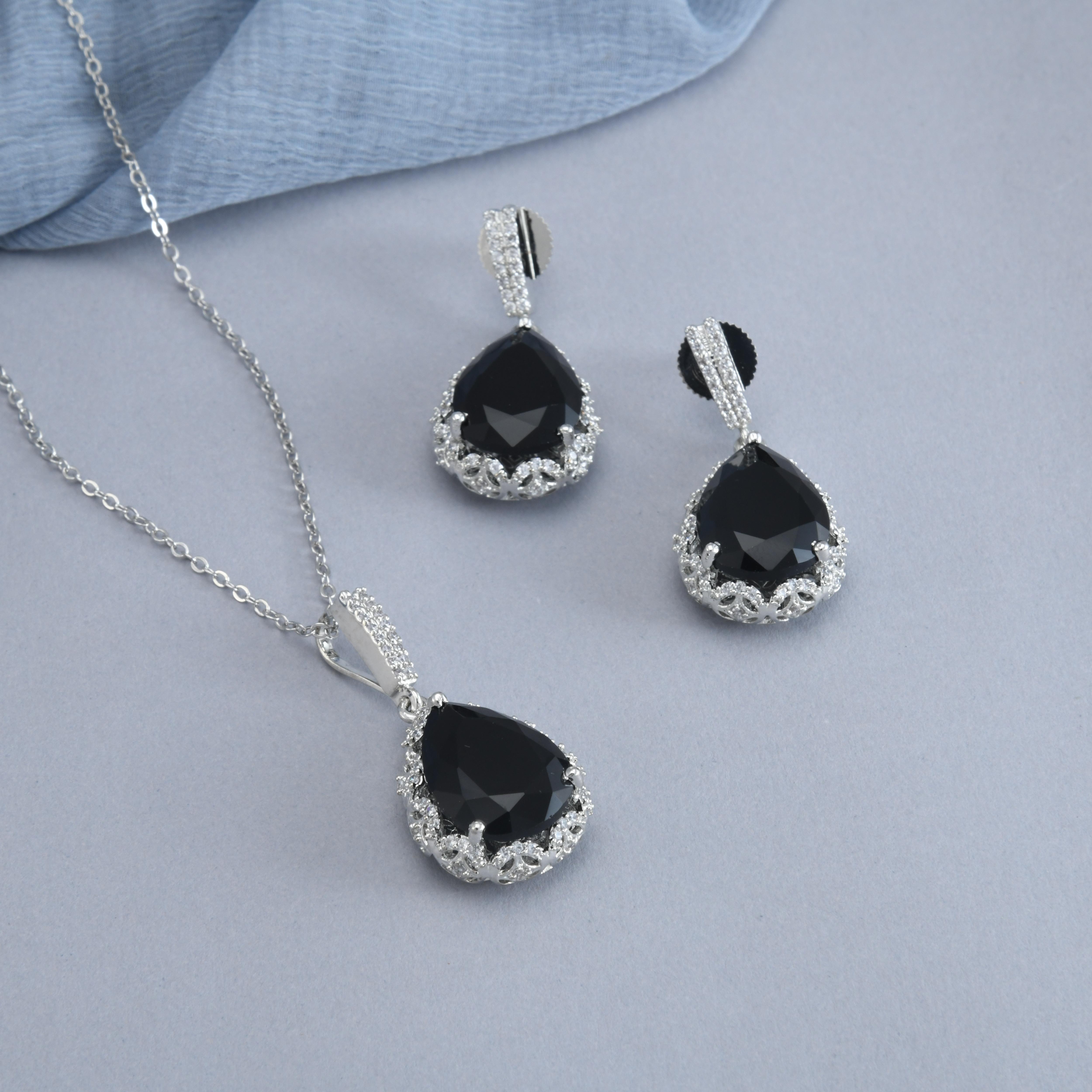 Mahi Drop Pendant Set