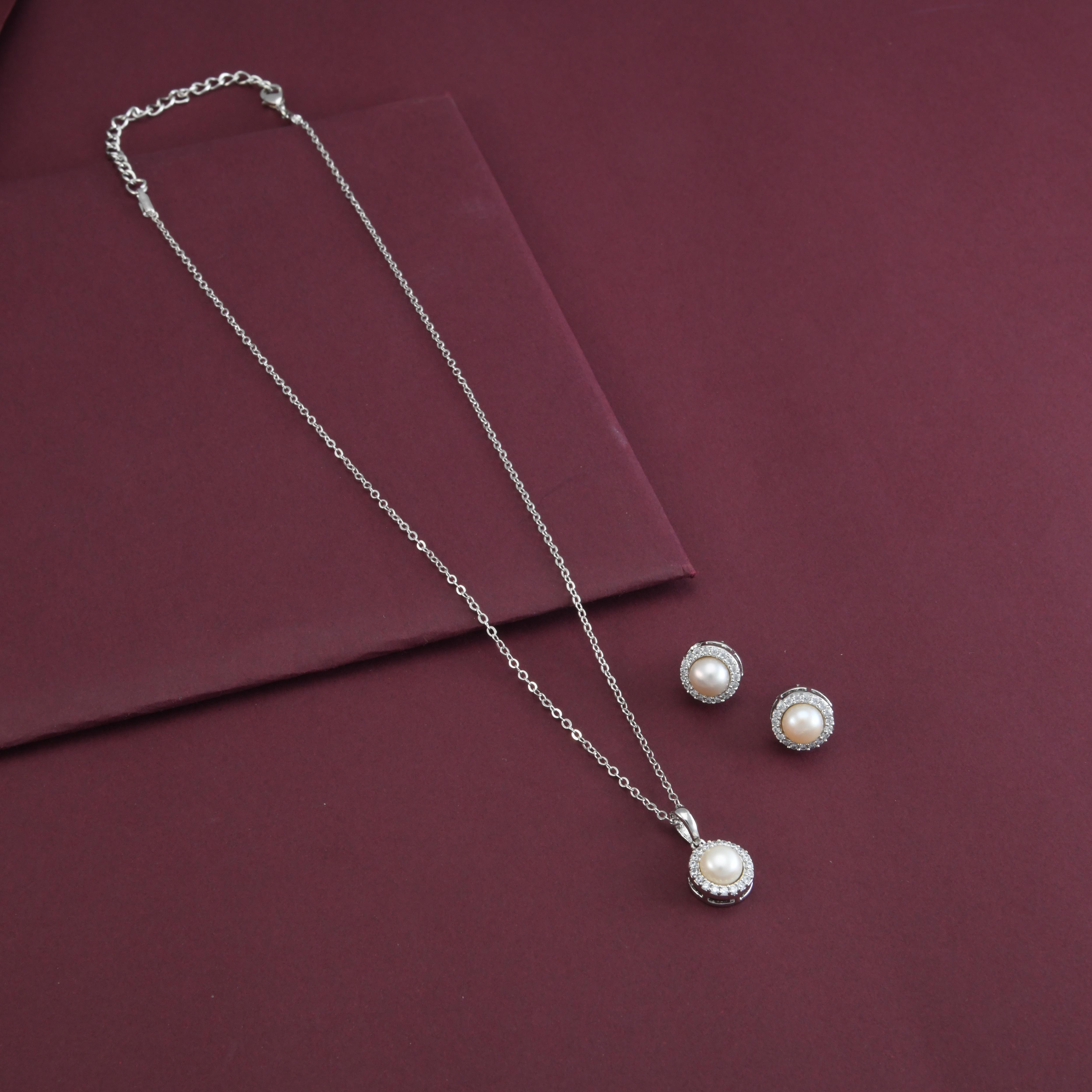 Ira Pearl Pendant Set