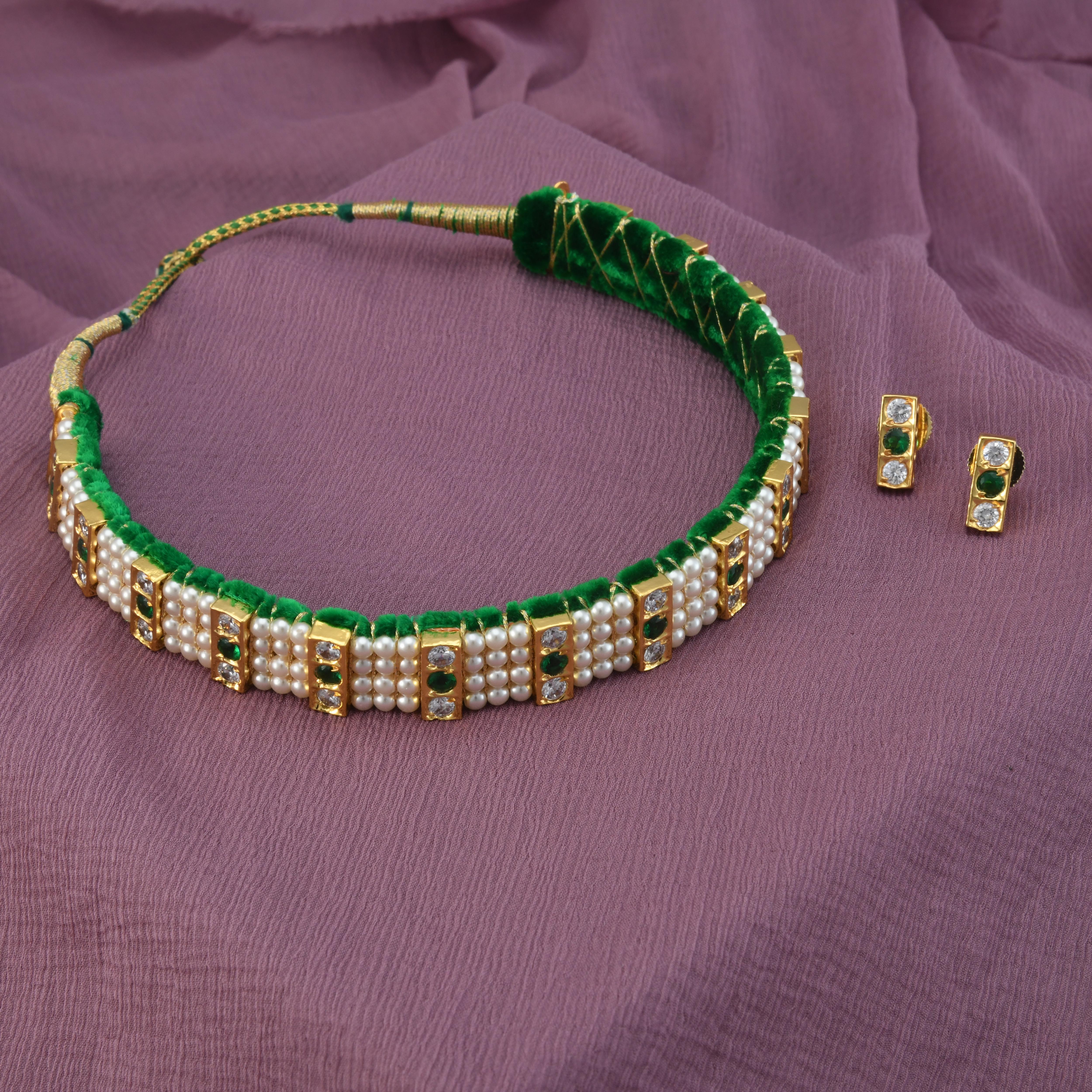 Pearl White Green Chinchpeti Necklace