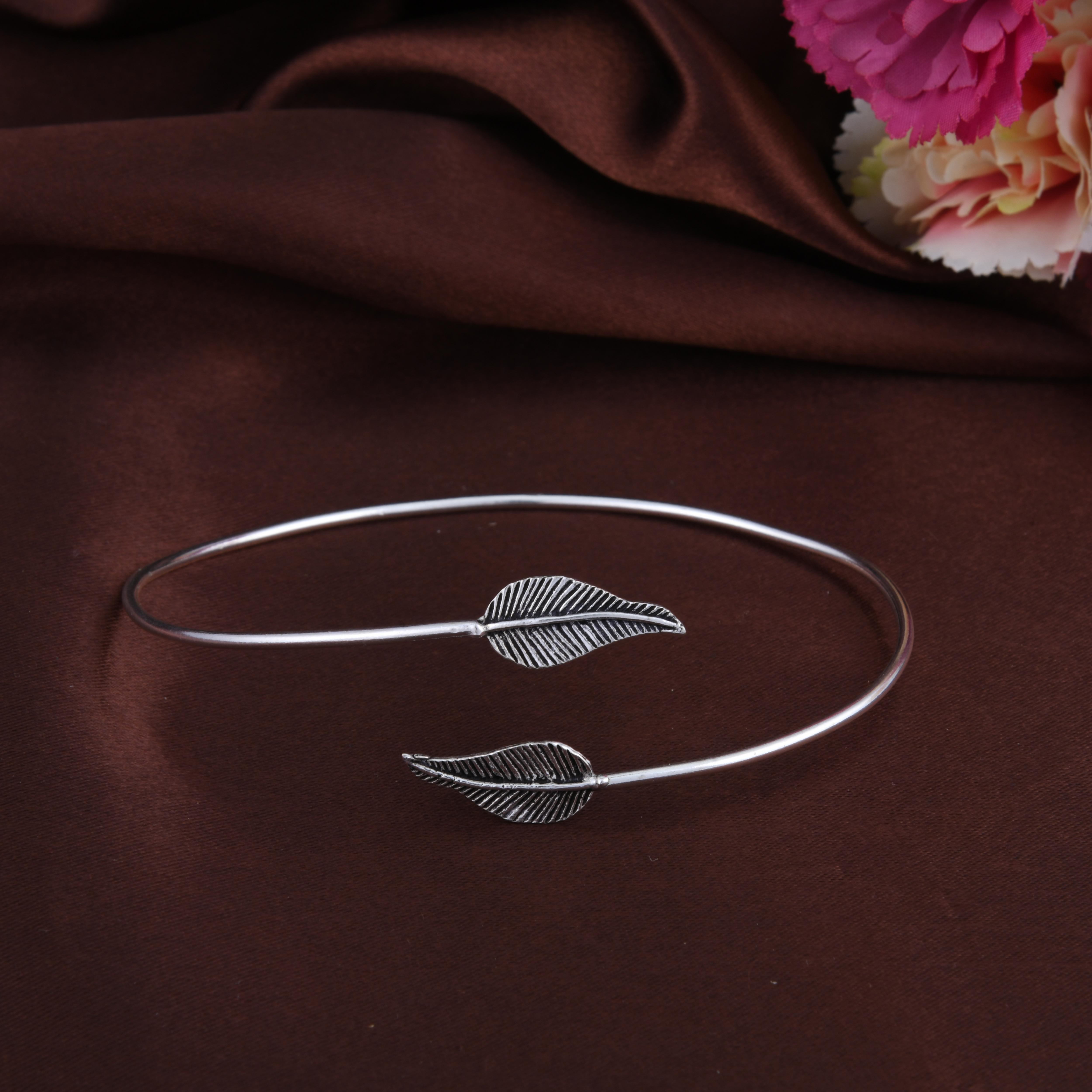 The Leafy Armlet