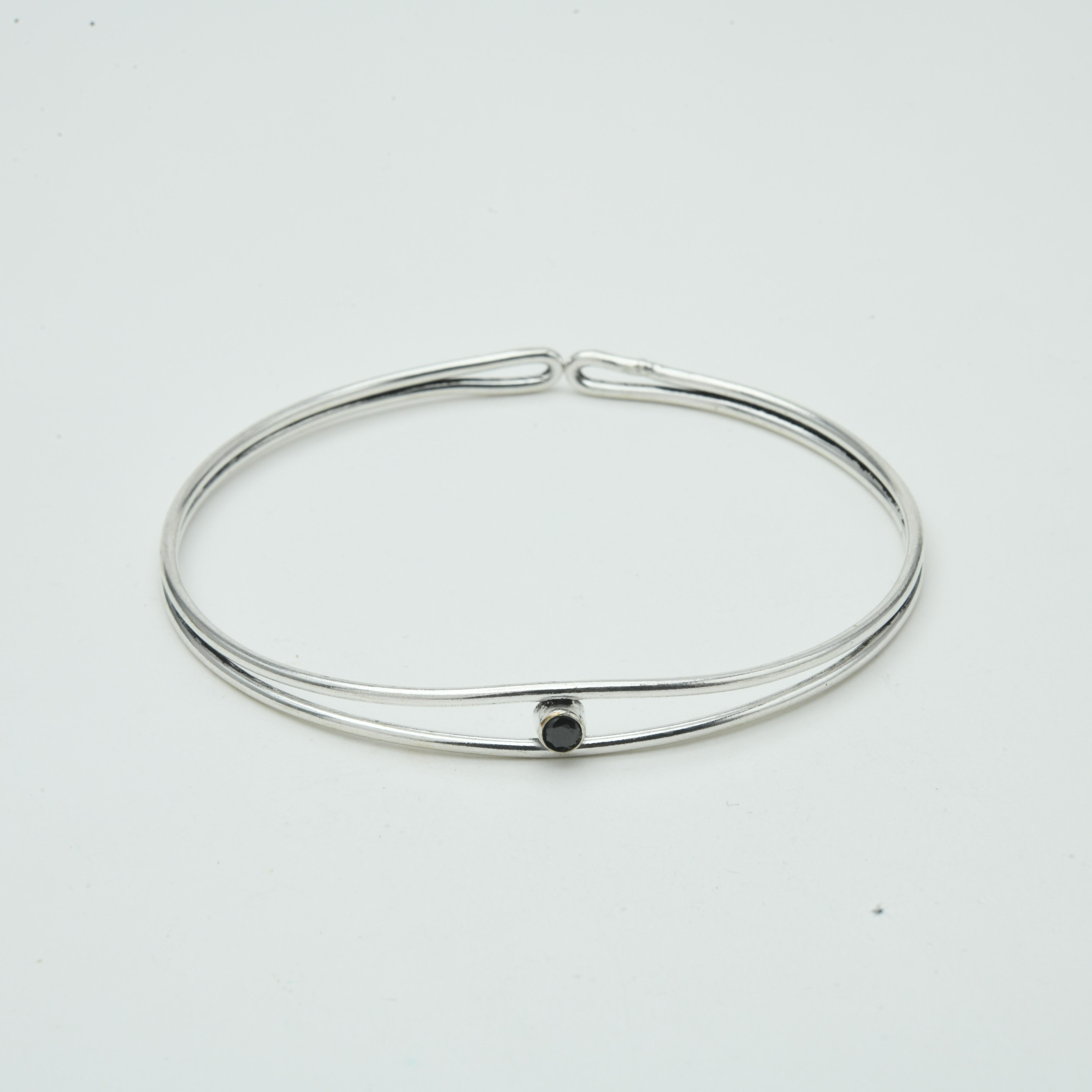 Tanvi Stone Armlet - Silver Polish