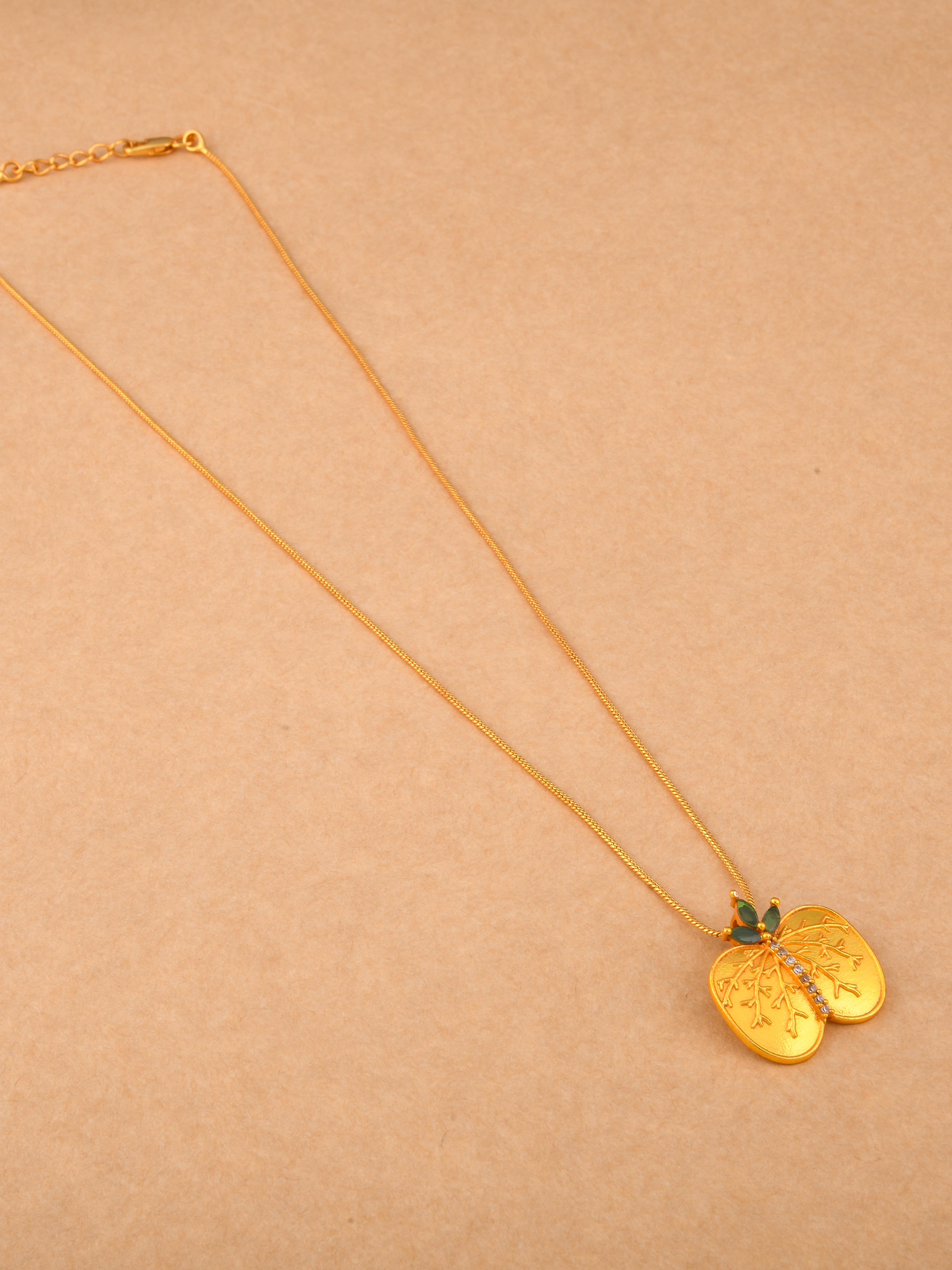 Apta Pendant Necklace