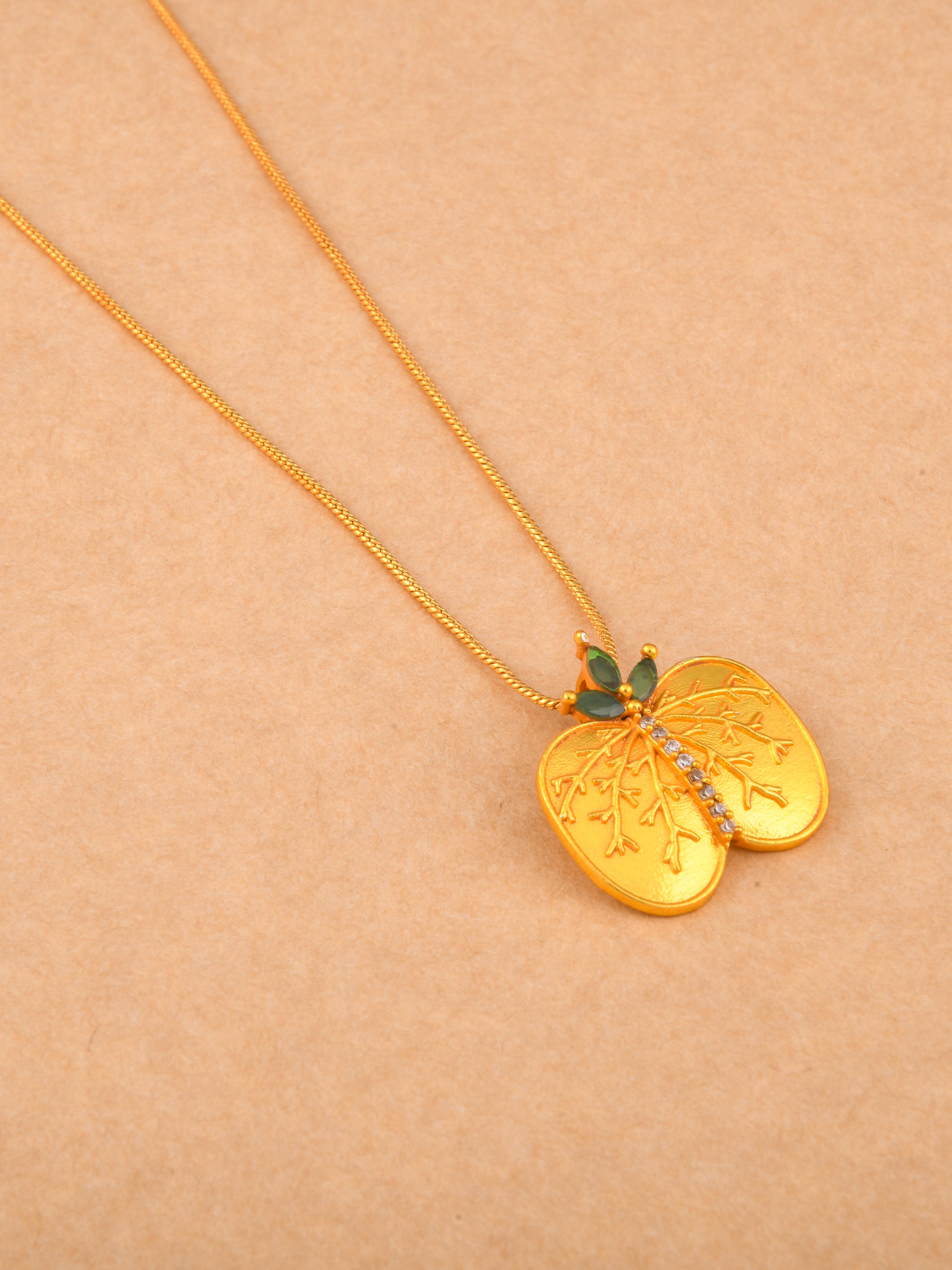 Apta Pendant Necklace