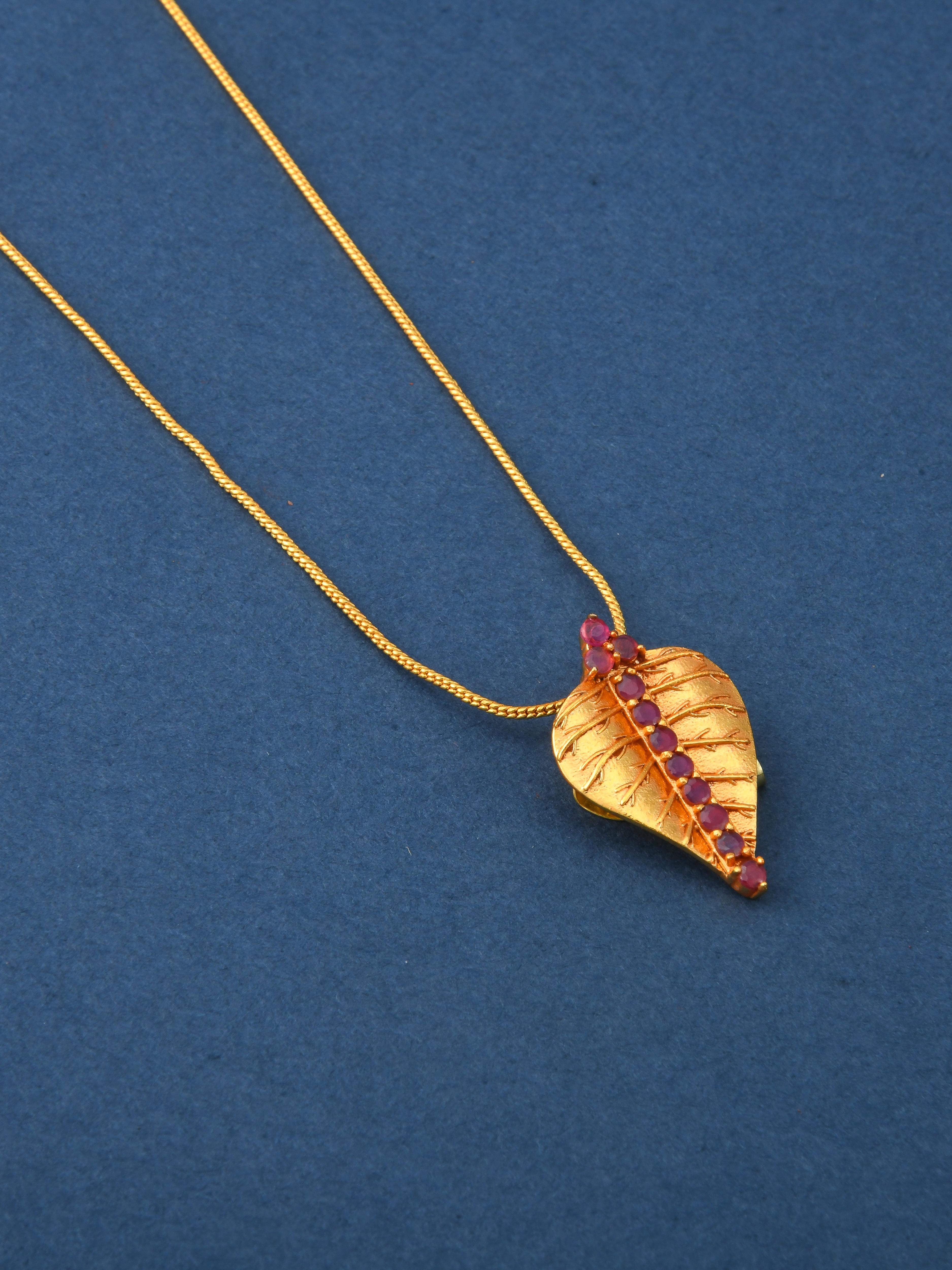 Peepal Pendant Necklace