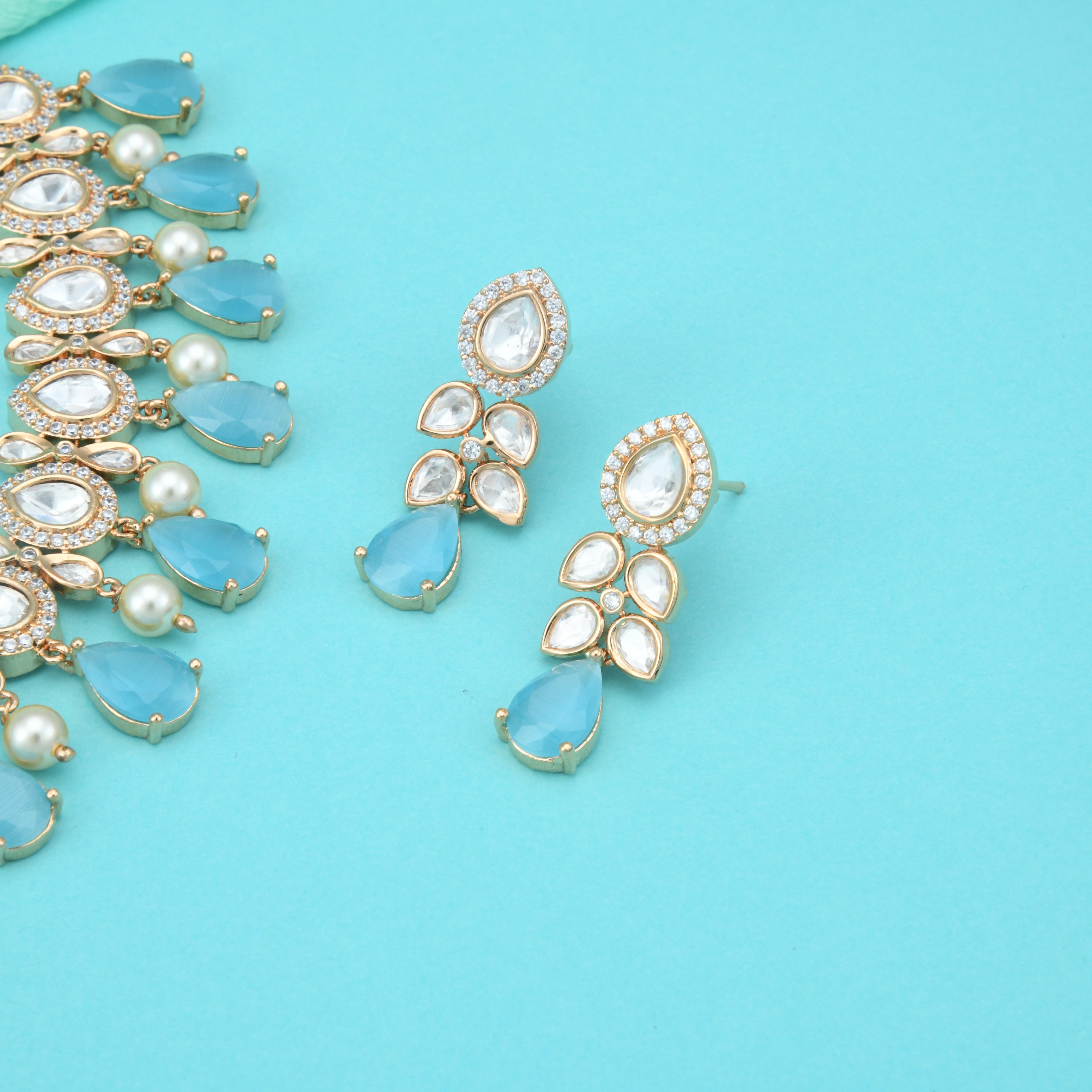 Aarvi Kundan Necklace Set