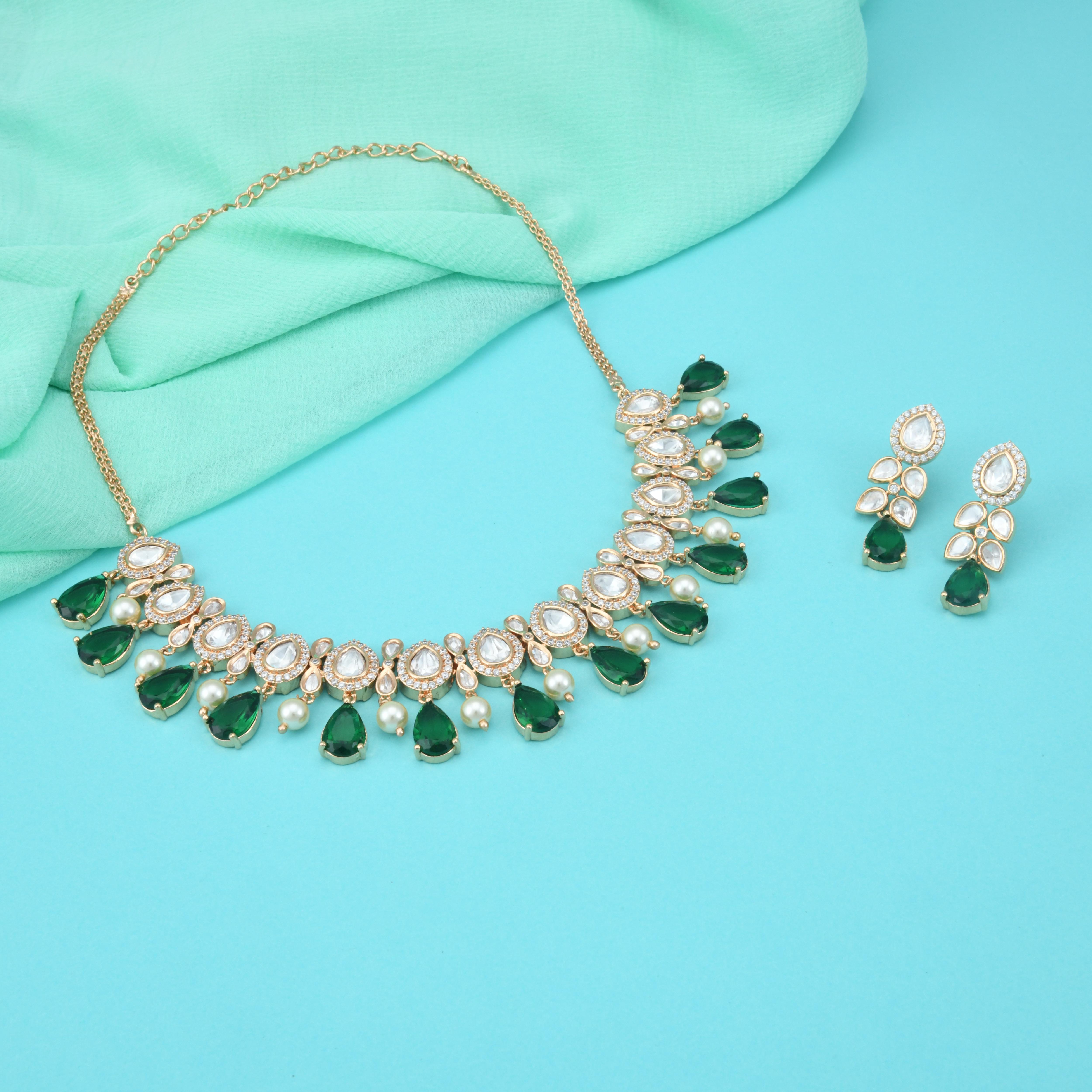 Aarvi Kundan Necklace Set