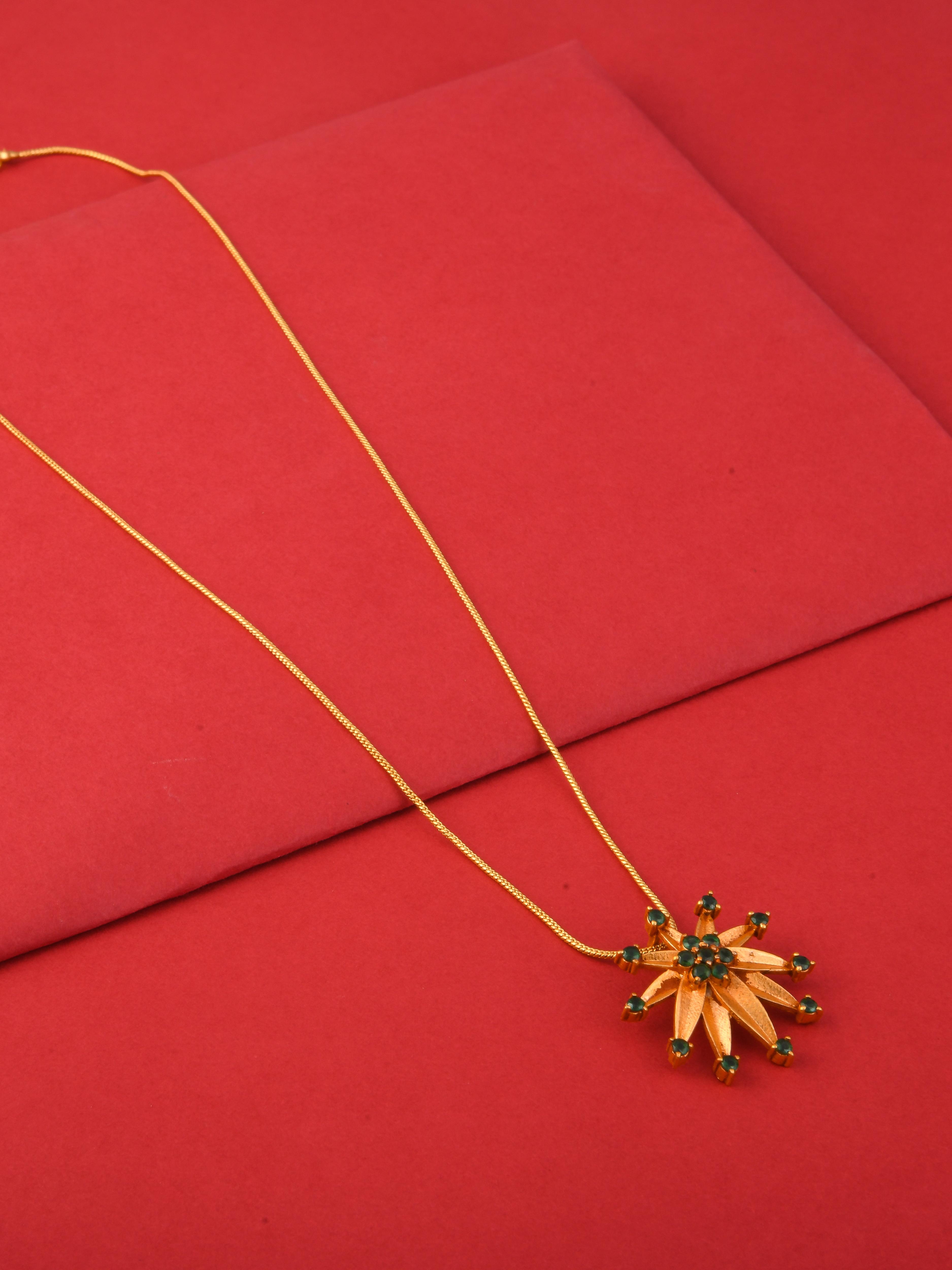 Maka Pendant Necklace