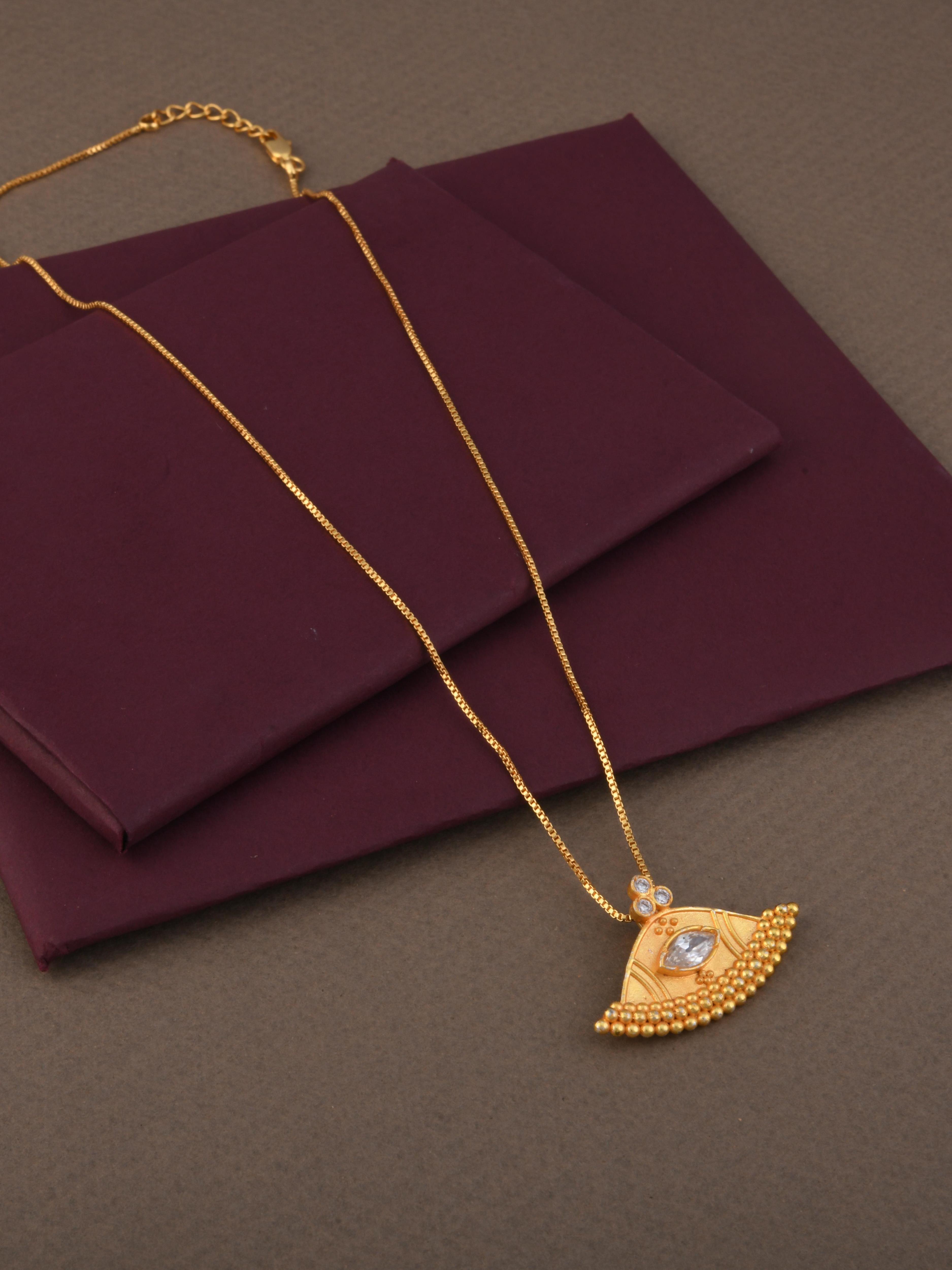 Mattalli Pendant Necklace