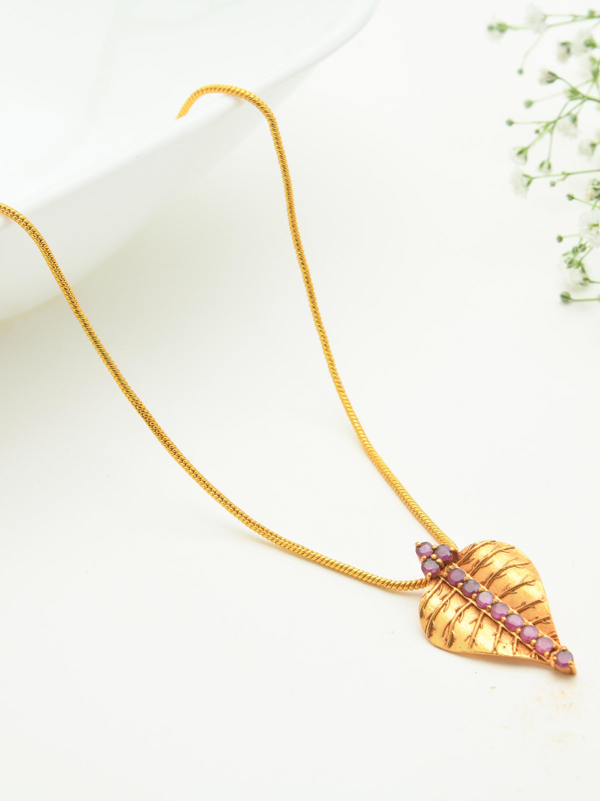 Peepal Pendant Necklace
