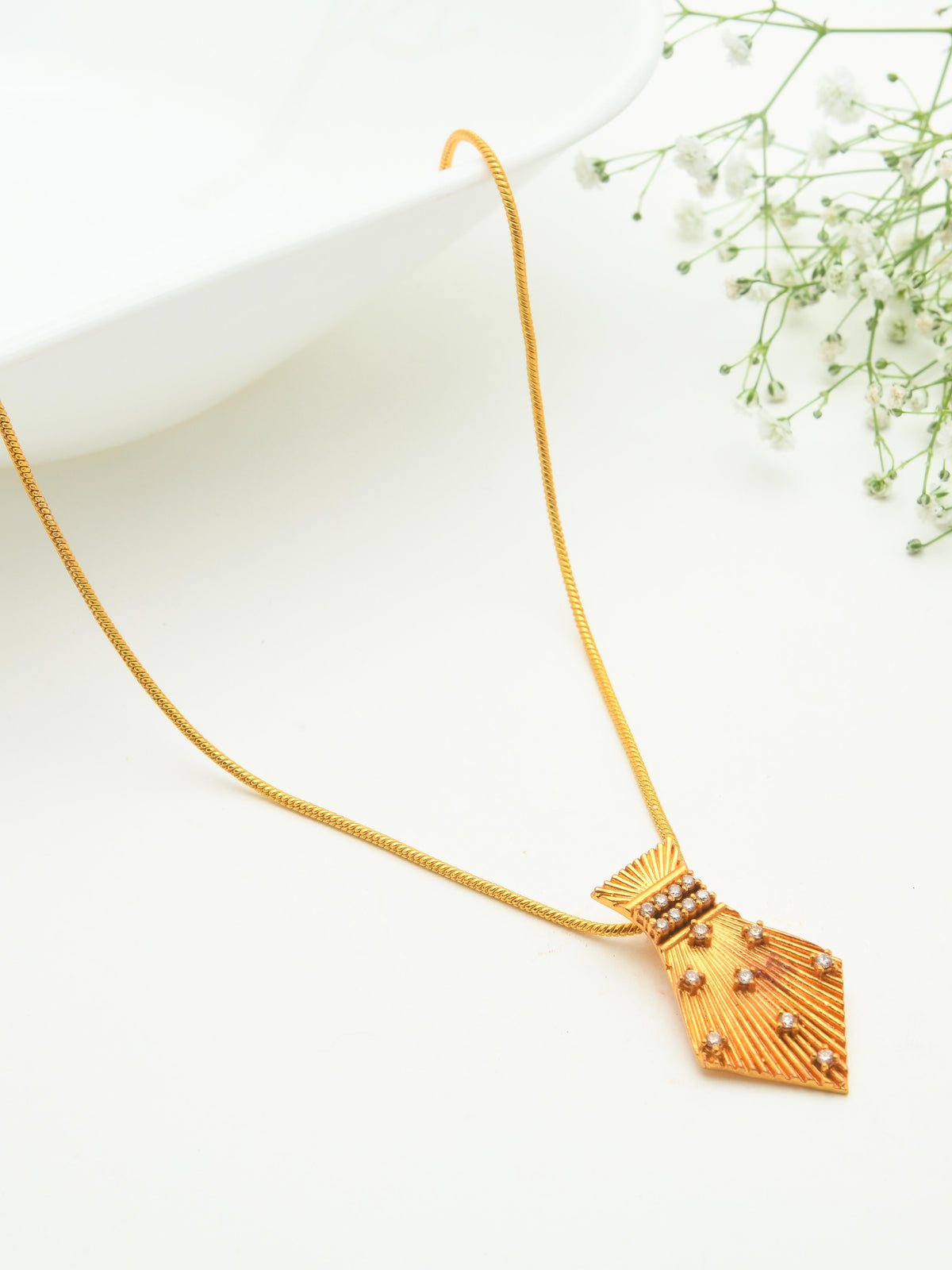 Durva Pendant Necklace
