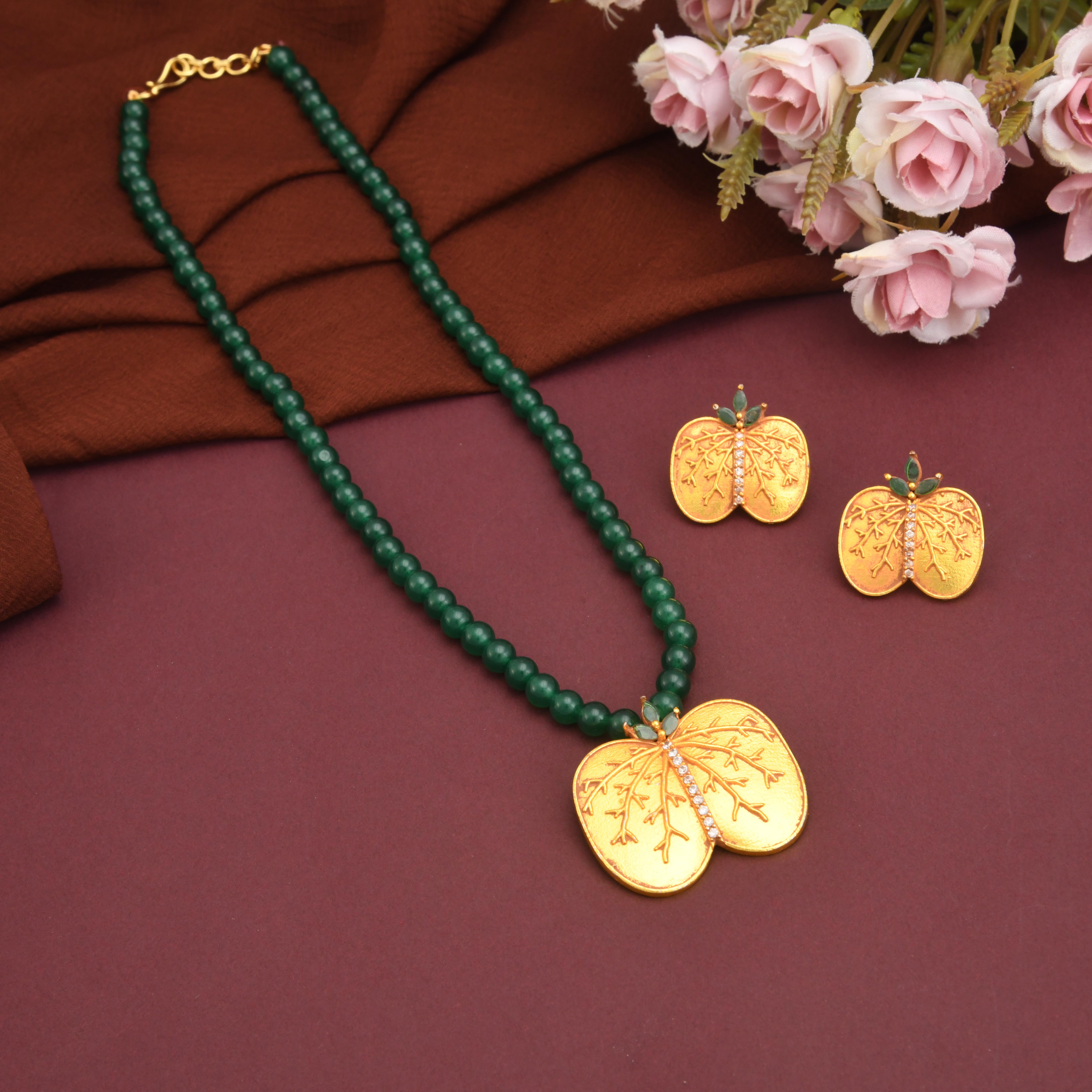 Big Apta Beads Necklace