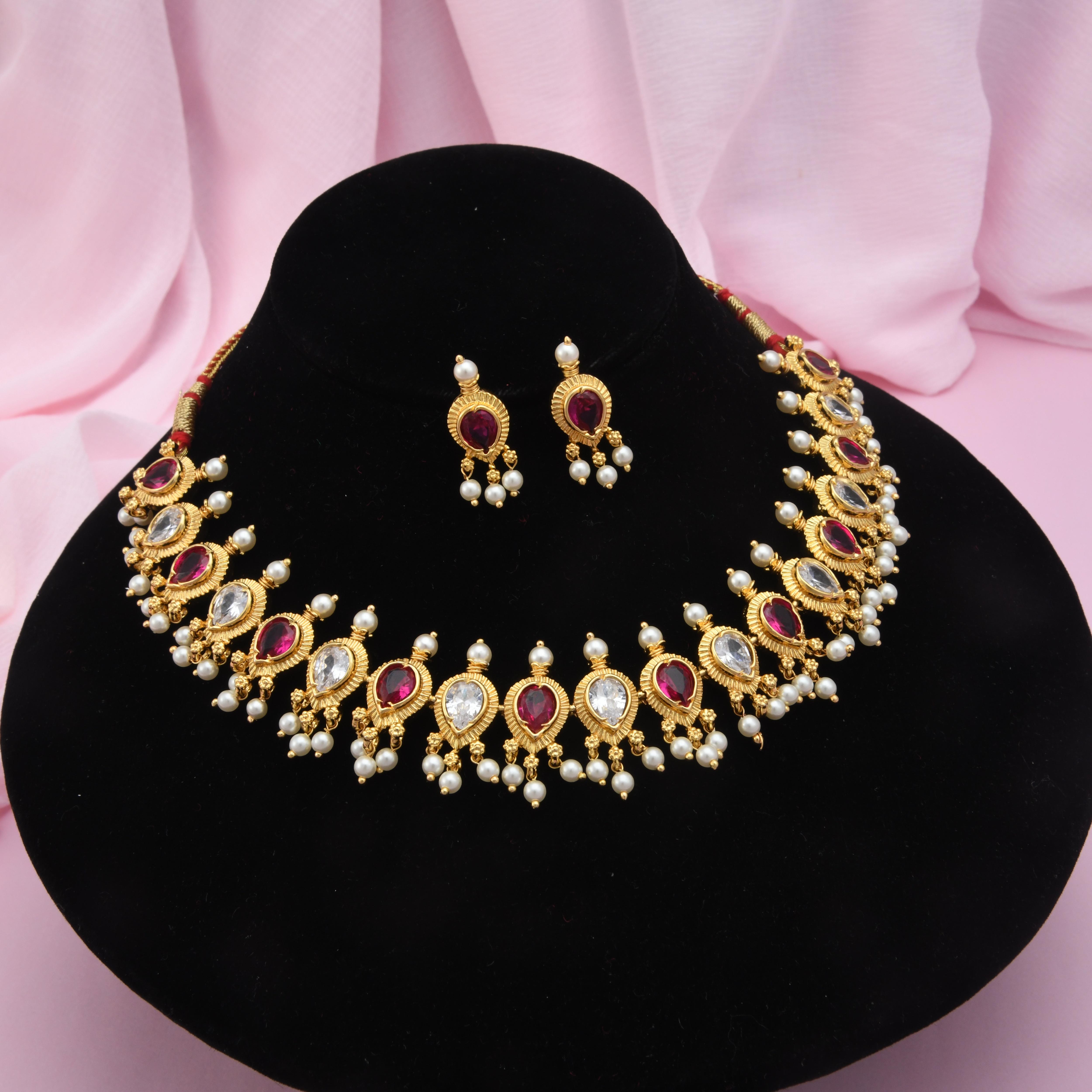 Pearls Choker Necklace
