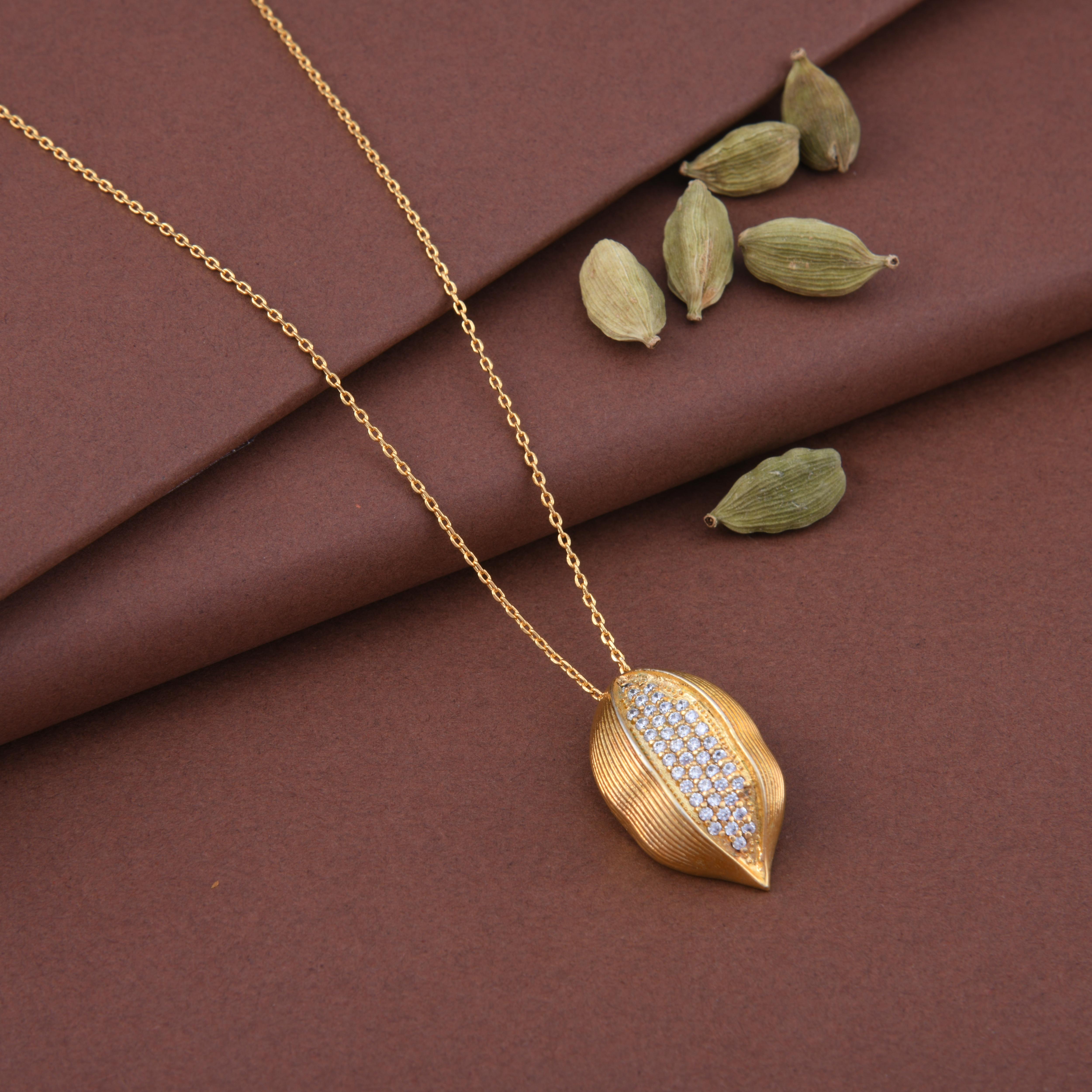 Cardamom Big Spice Pendant Necklace