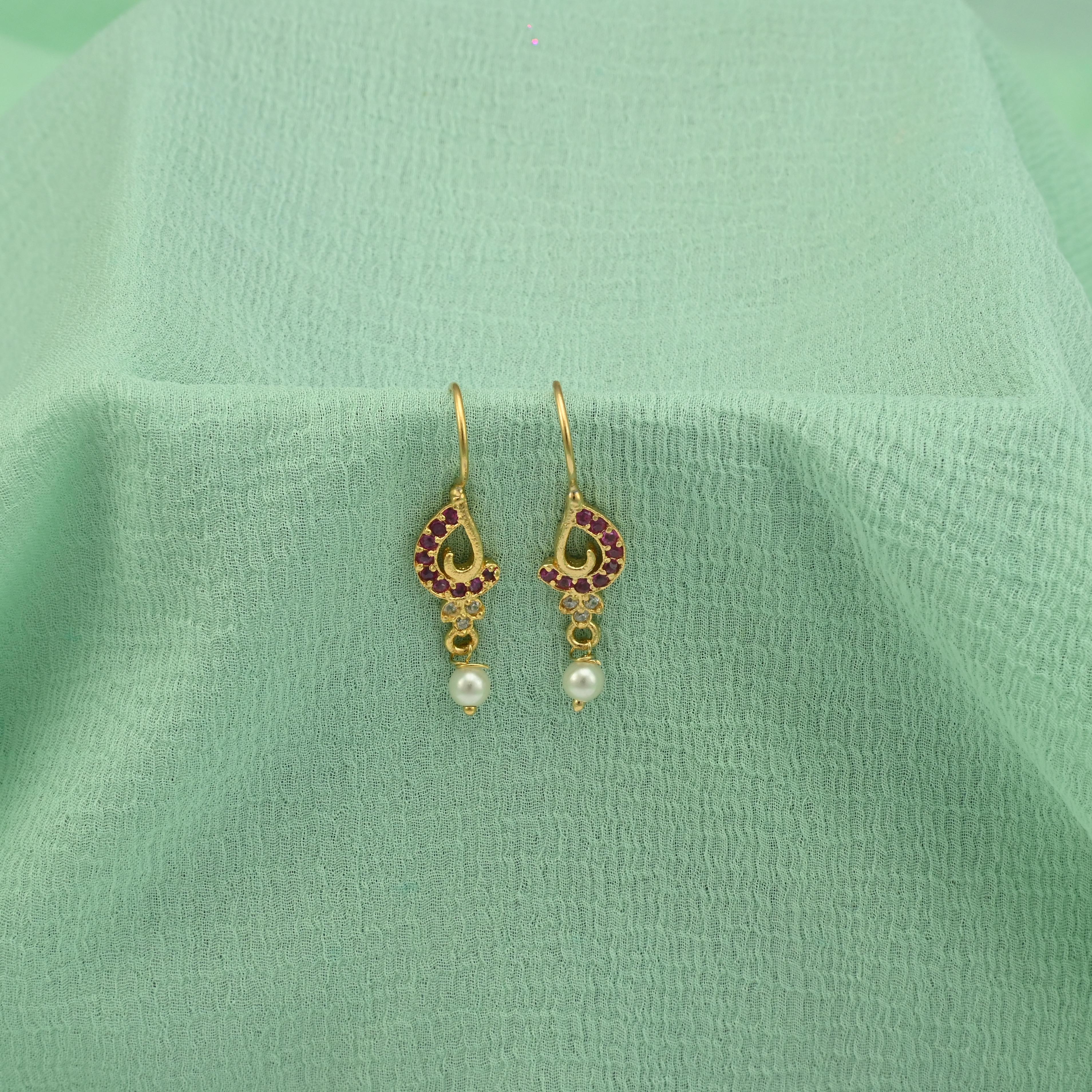 Dainty Peacock Bugadi