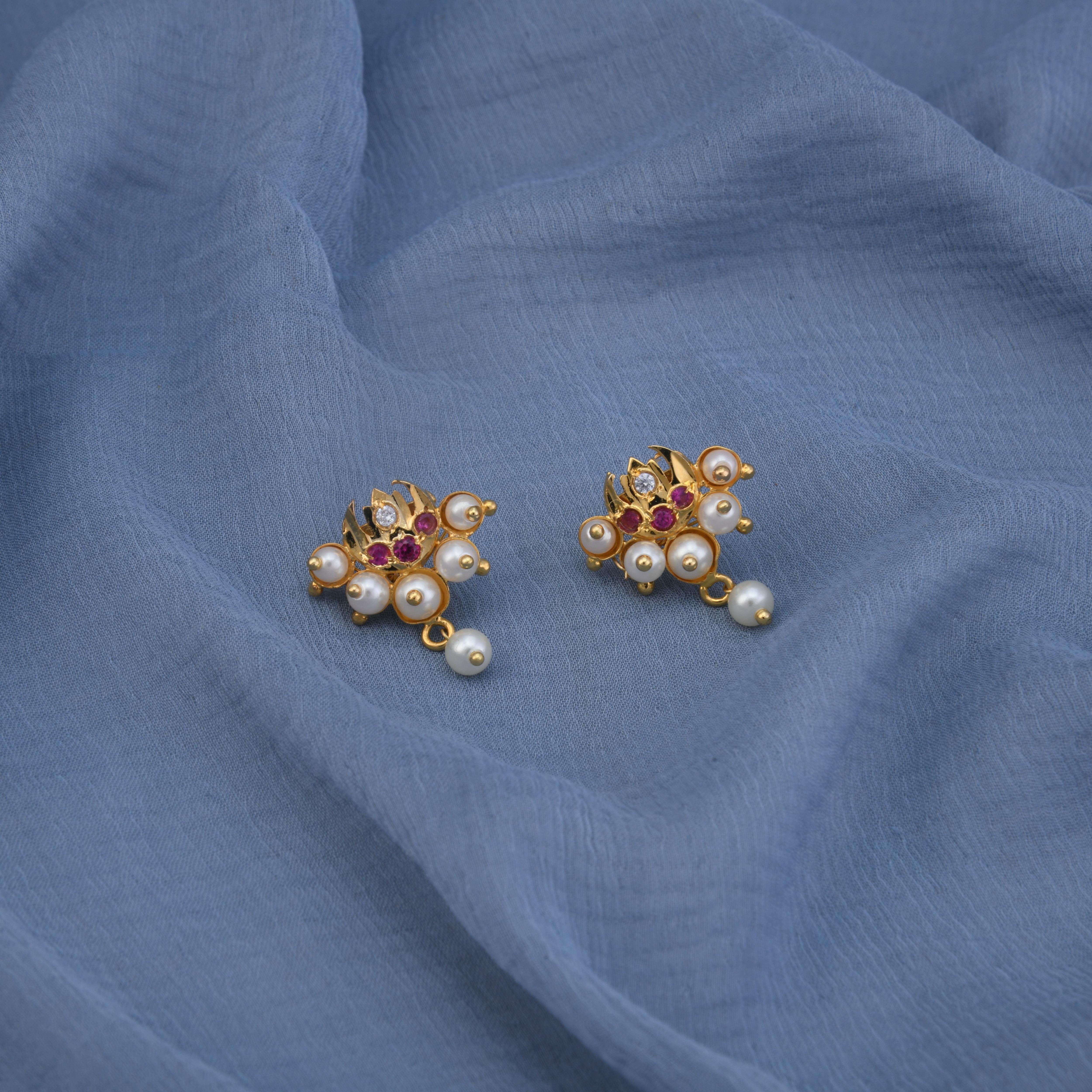 Chandra Pearls Earrings