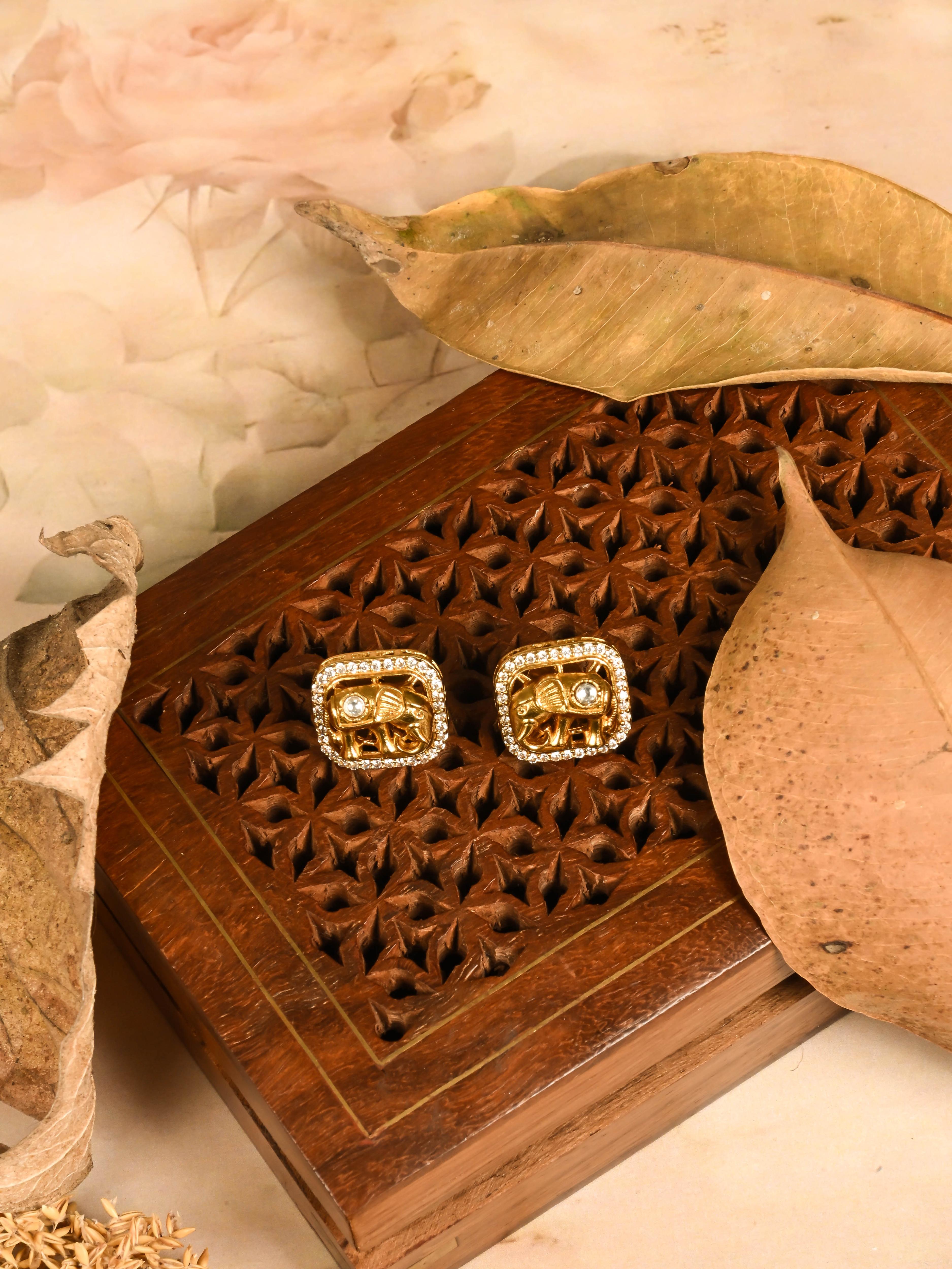 Dainty Gaja Kundan Studs