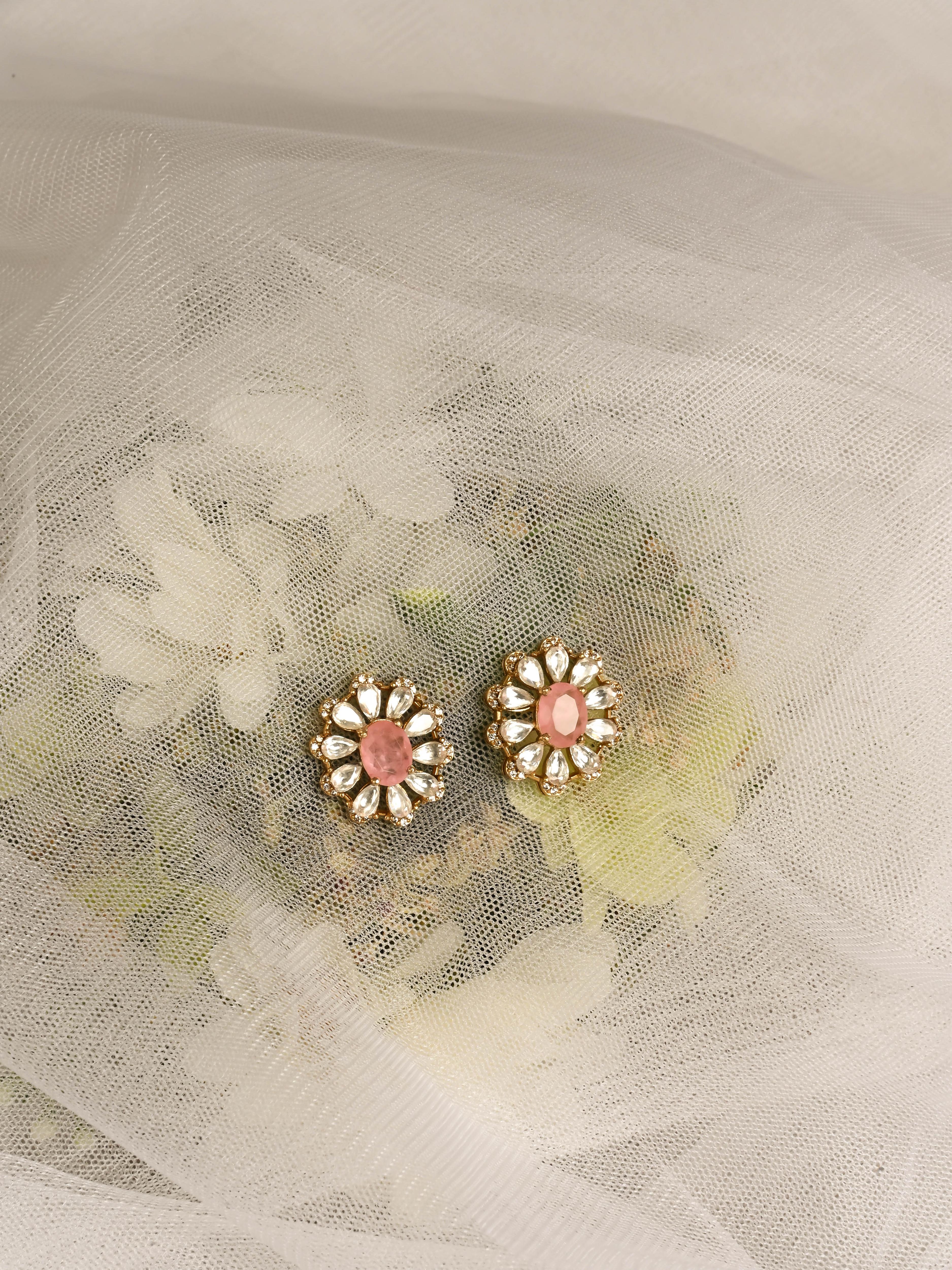 Amolika Kundan Studs