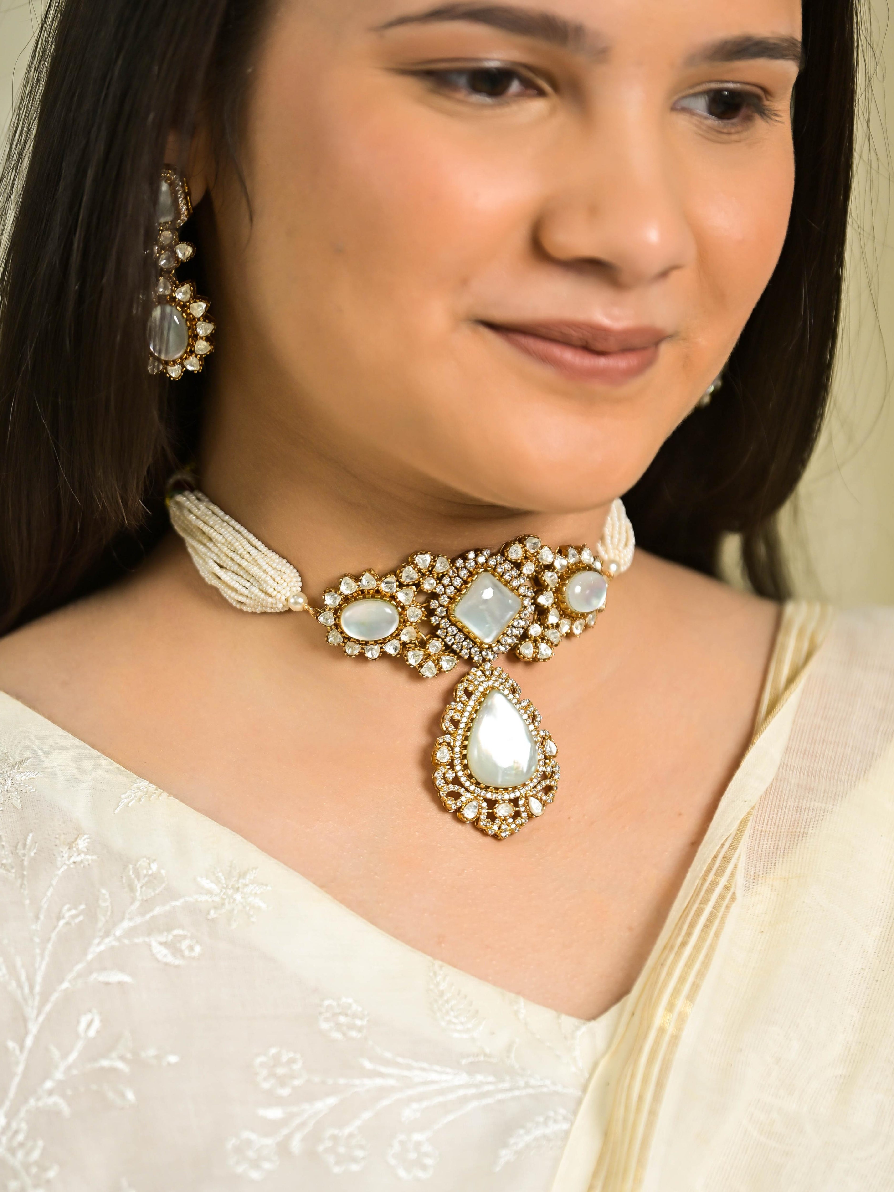 Nirvi Kundan Choker Set