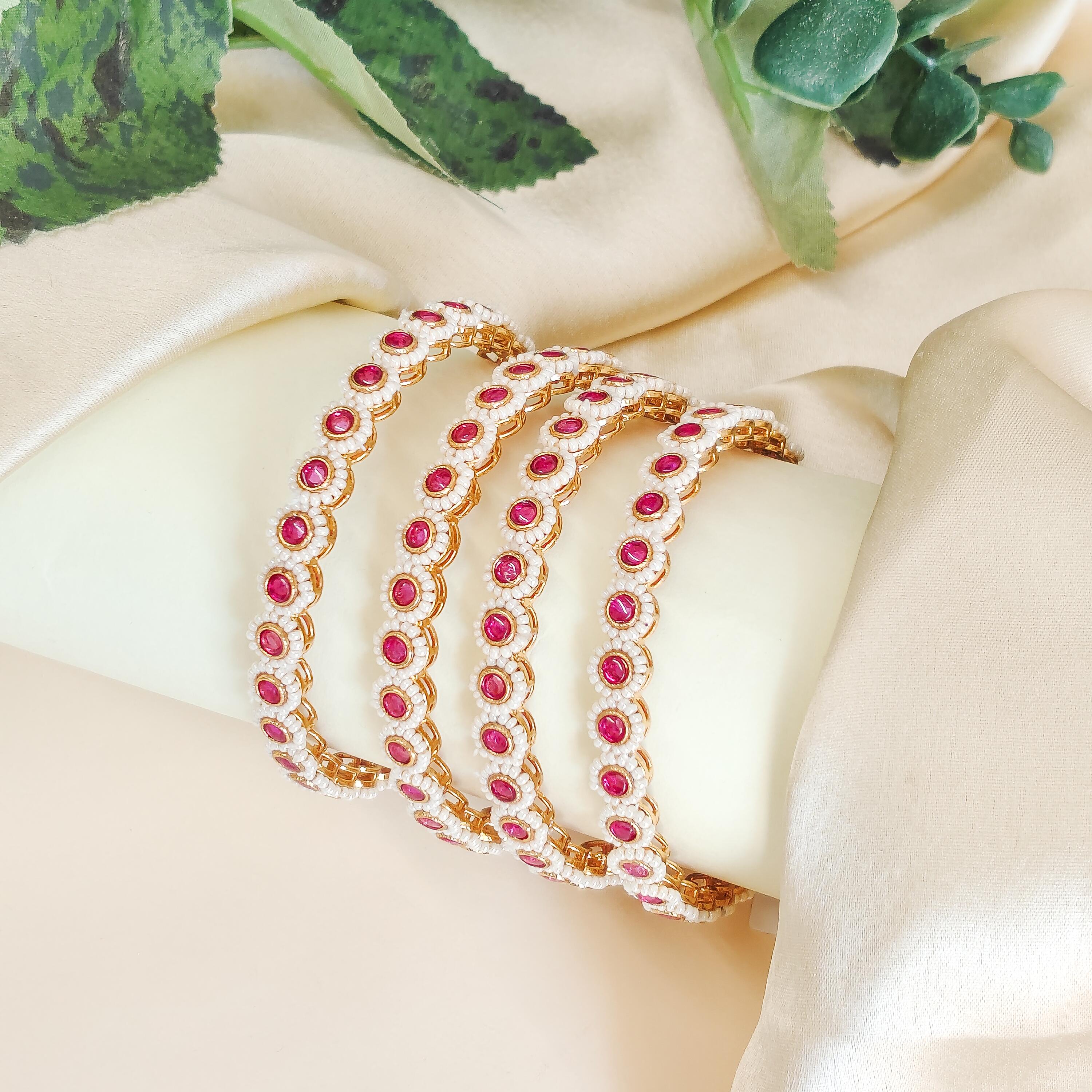 Dainty Circle Shape Temple Bangles