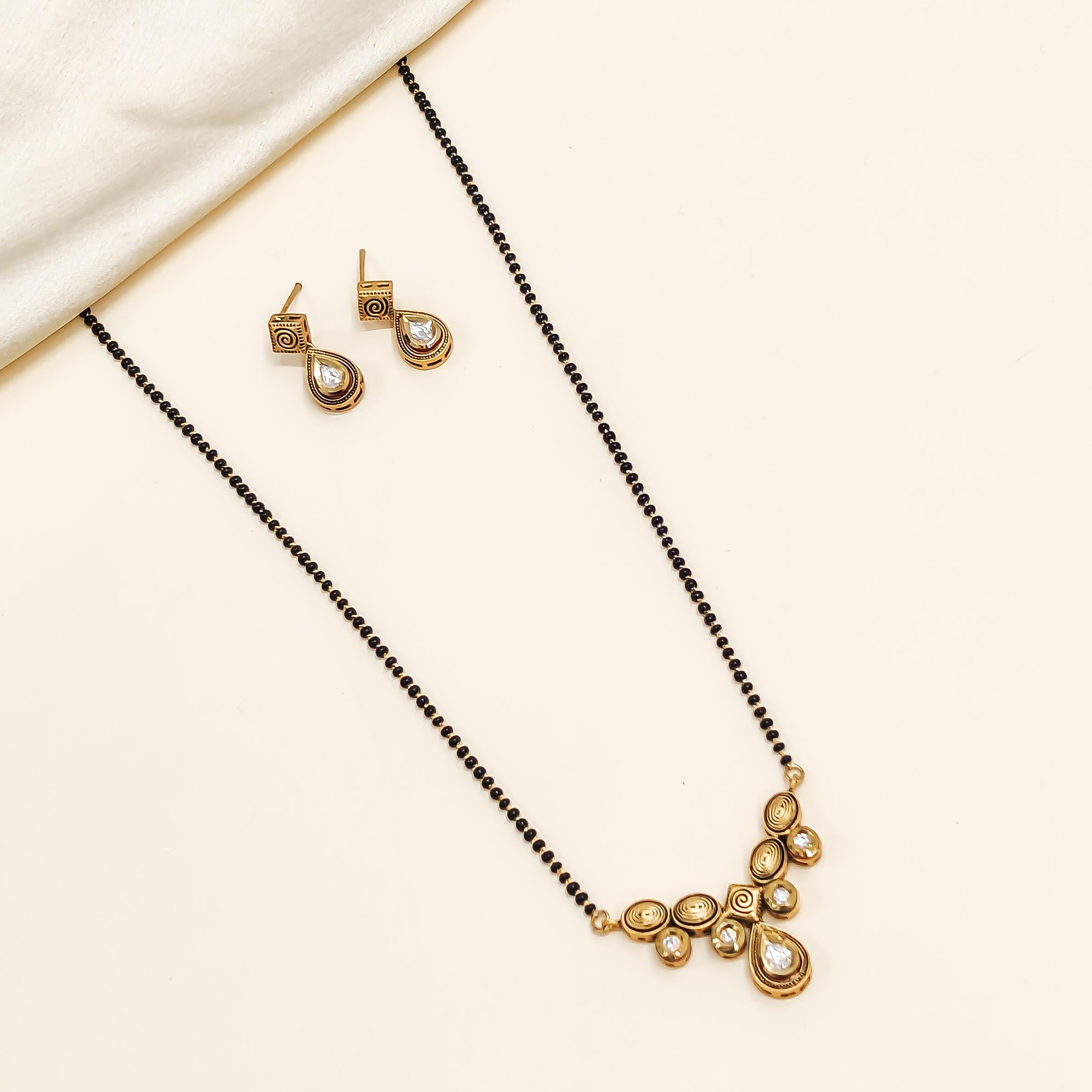 Antique Kundan Mangalsutra