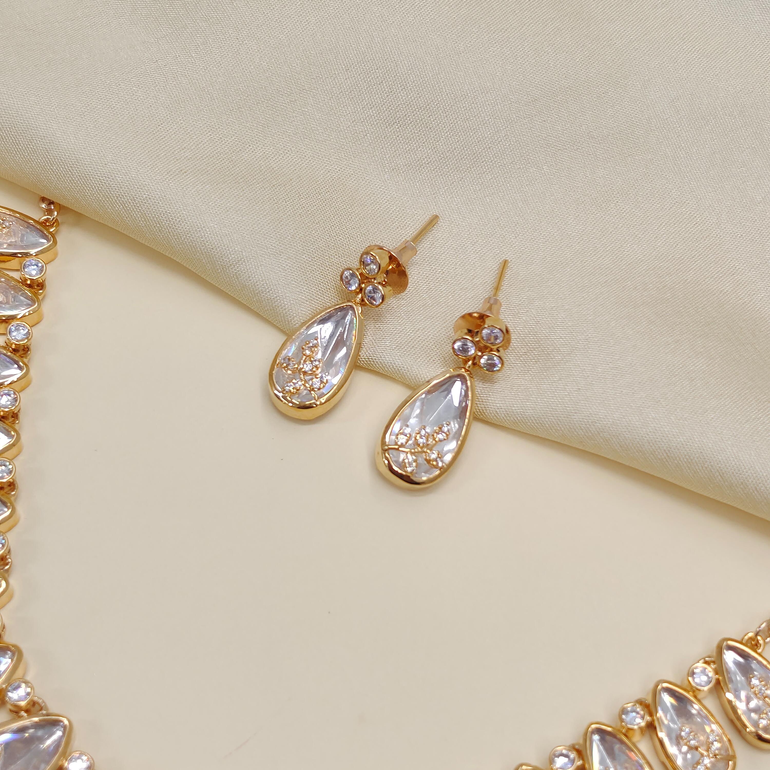 Ishita Kundan Necklace