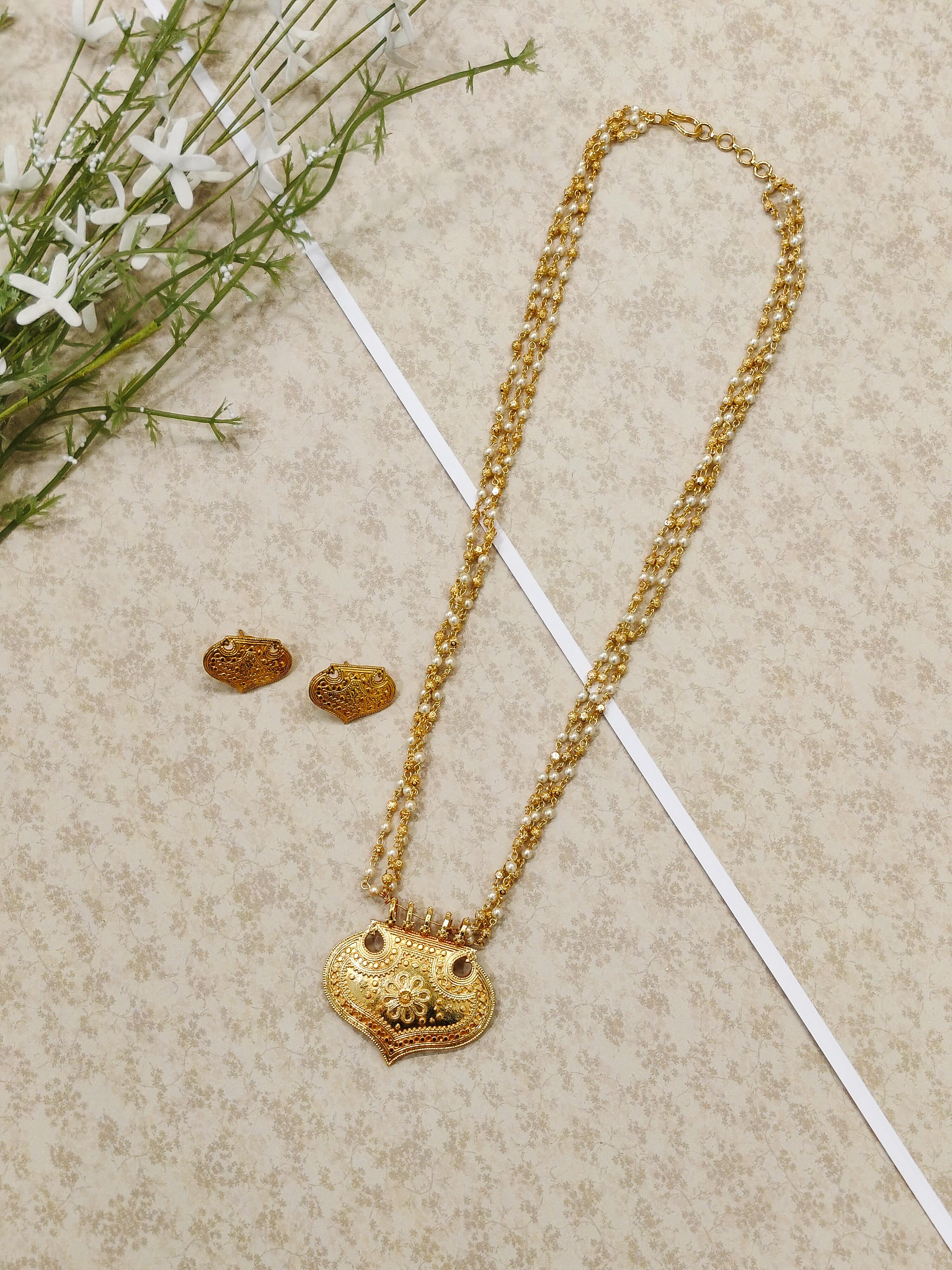 Rajvee Pearl Necklace