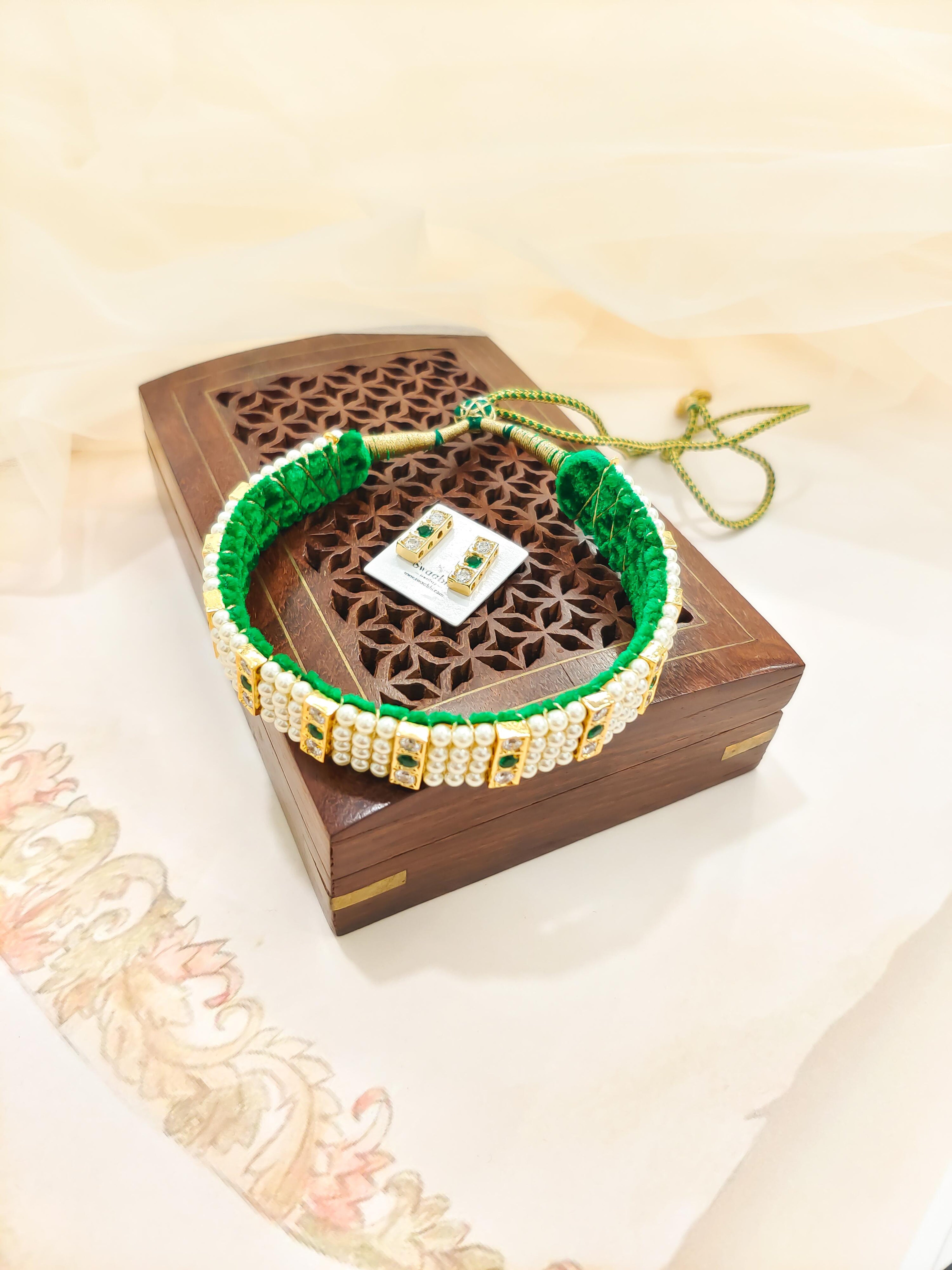 Pearl White Green Chinchpeti Necklace