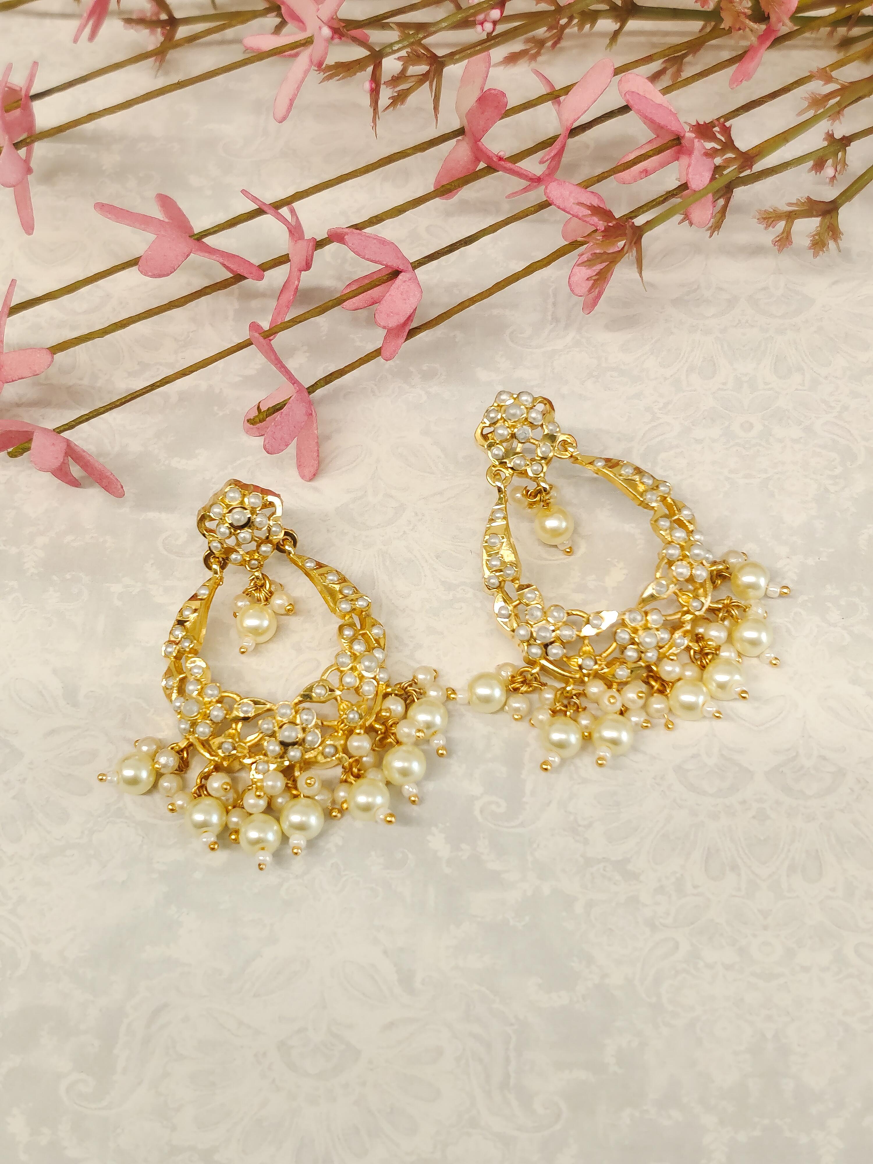 Sarthi Pearl Earrings