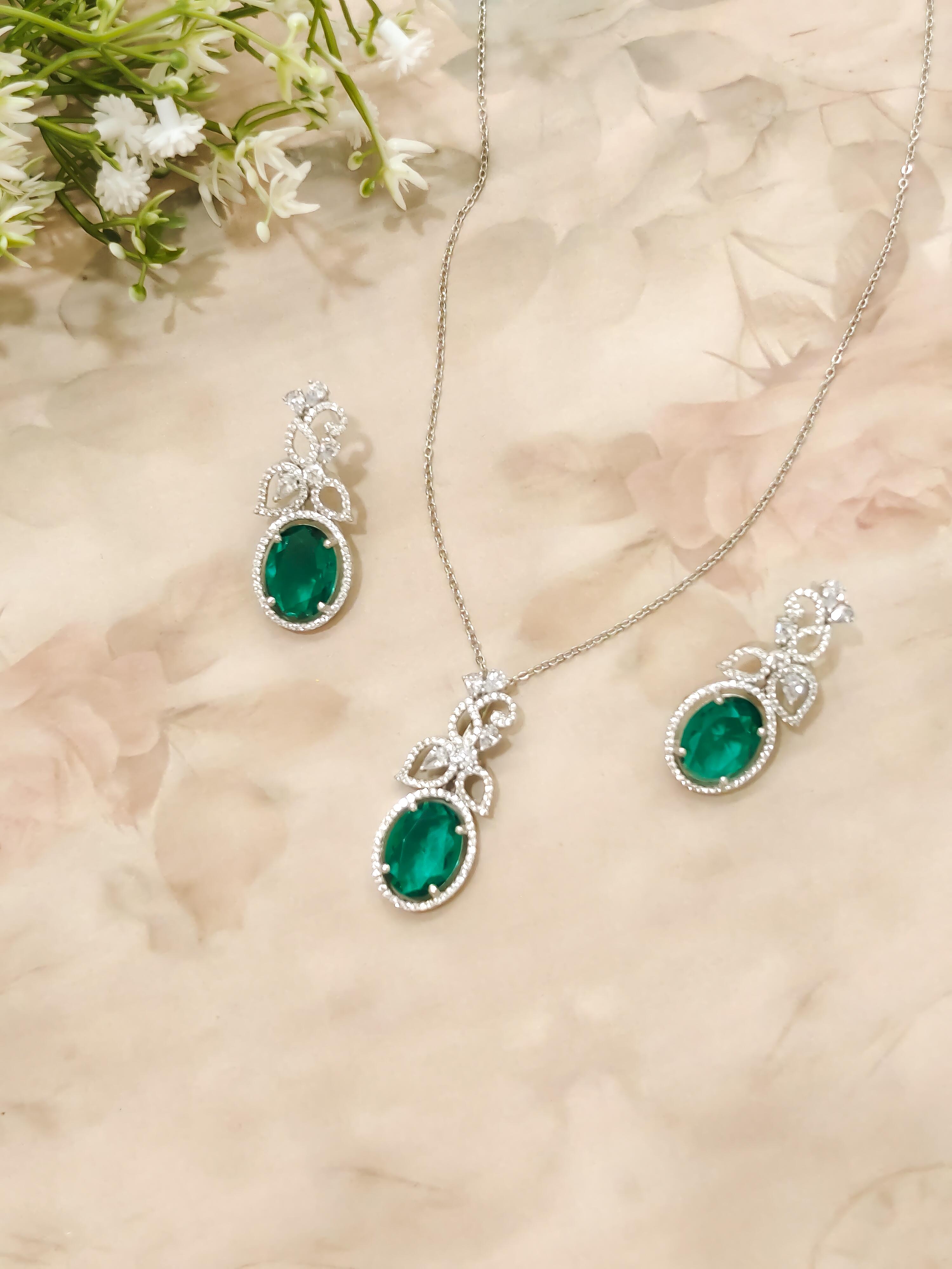 Neli CZ Pendant set