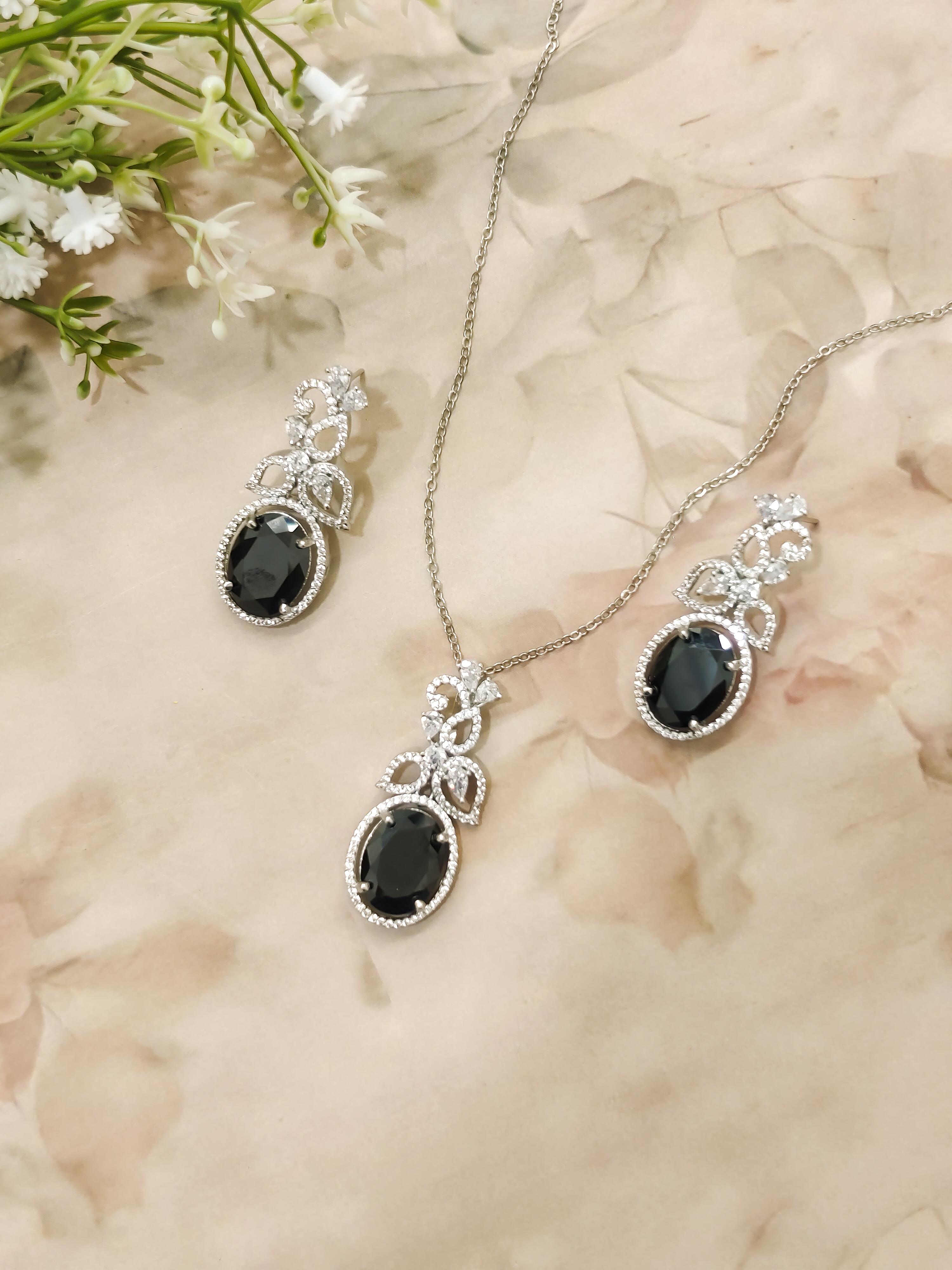 Neli CZ Pendant set