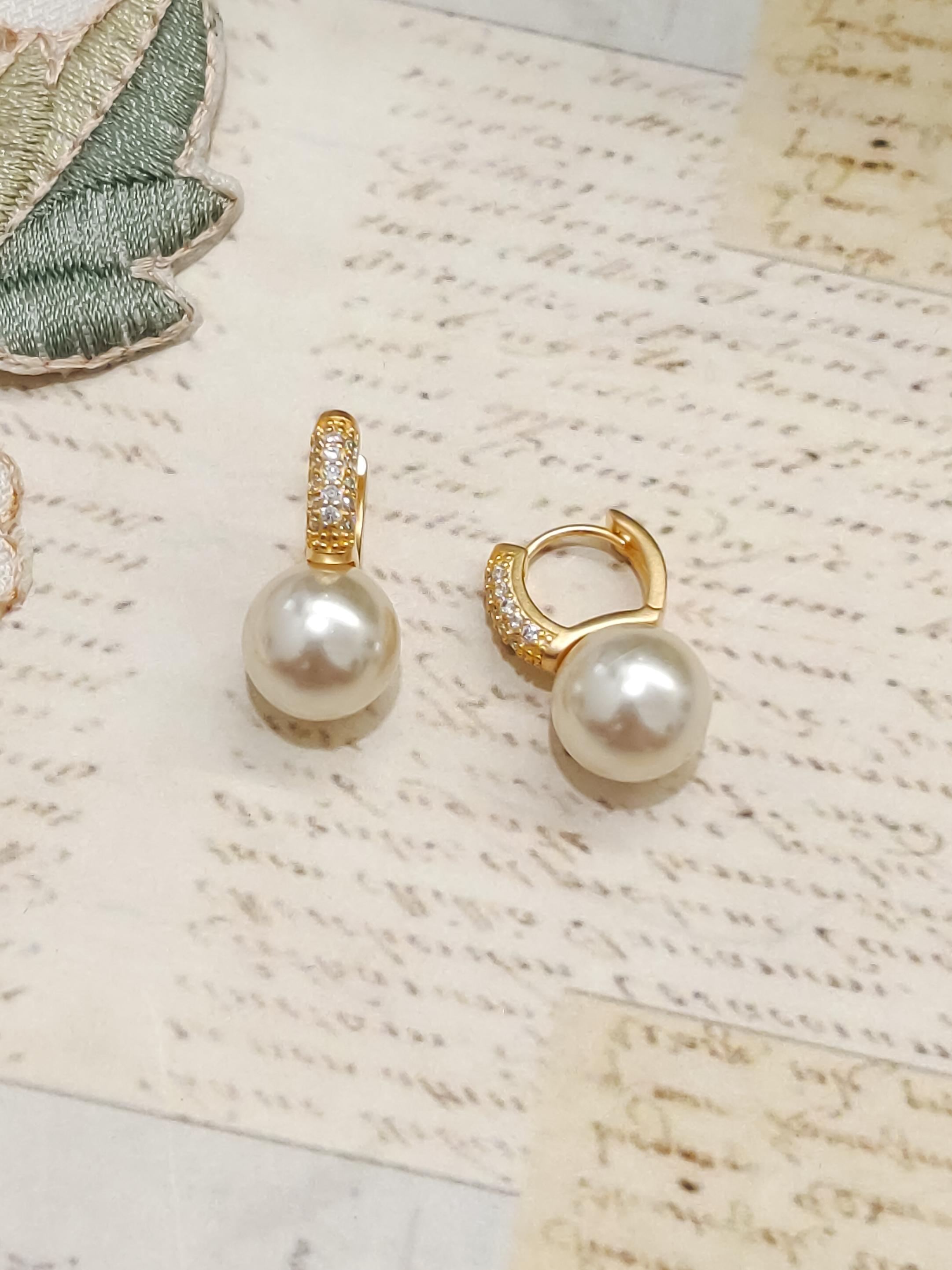 Karvi Pearl Hoop Earrings
