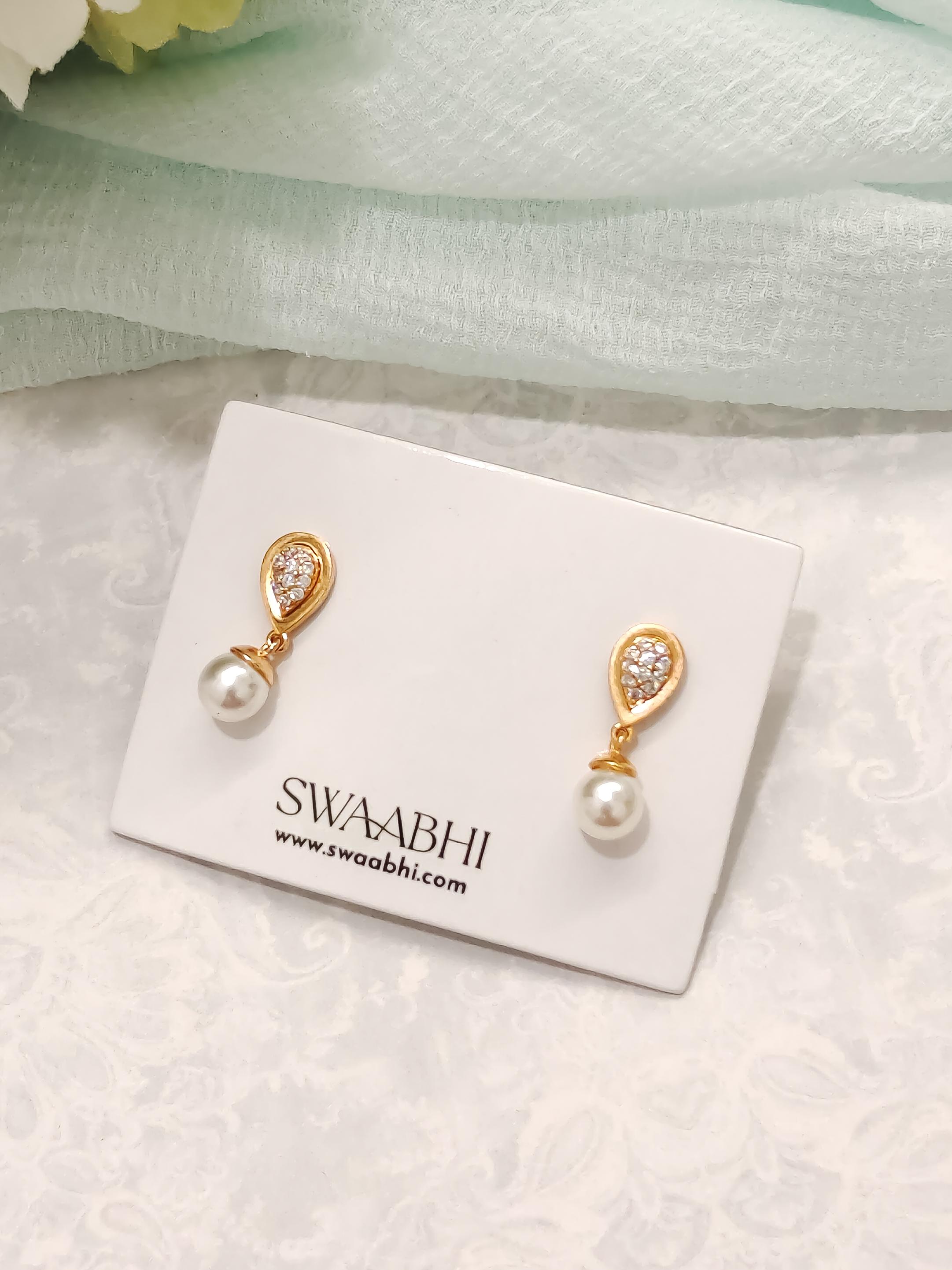 Pearl Glow Drop Earrings