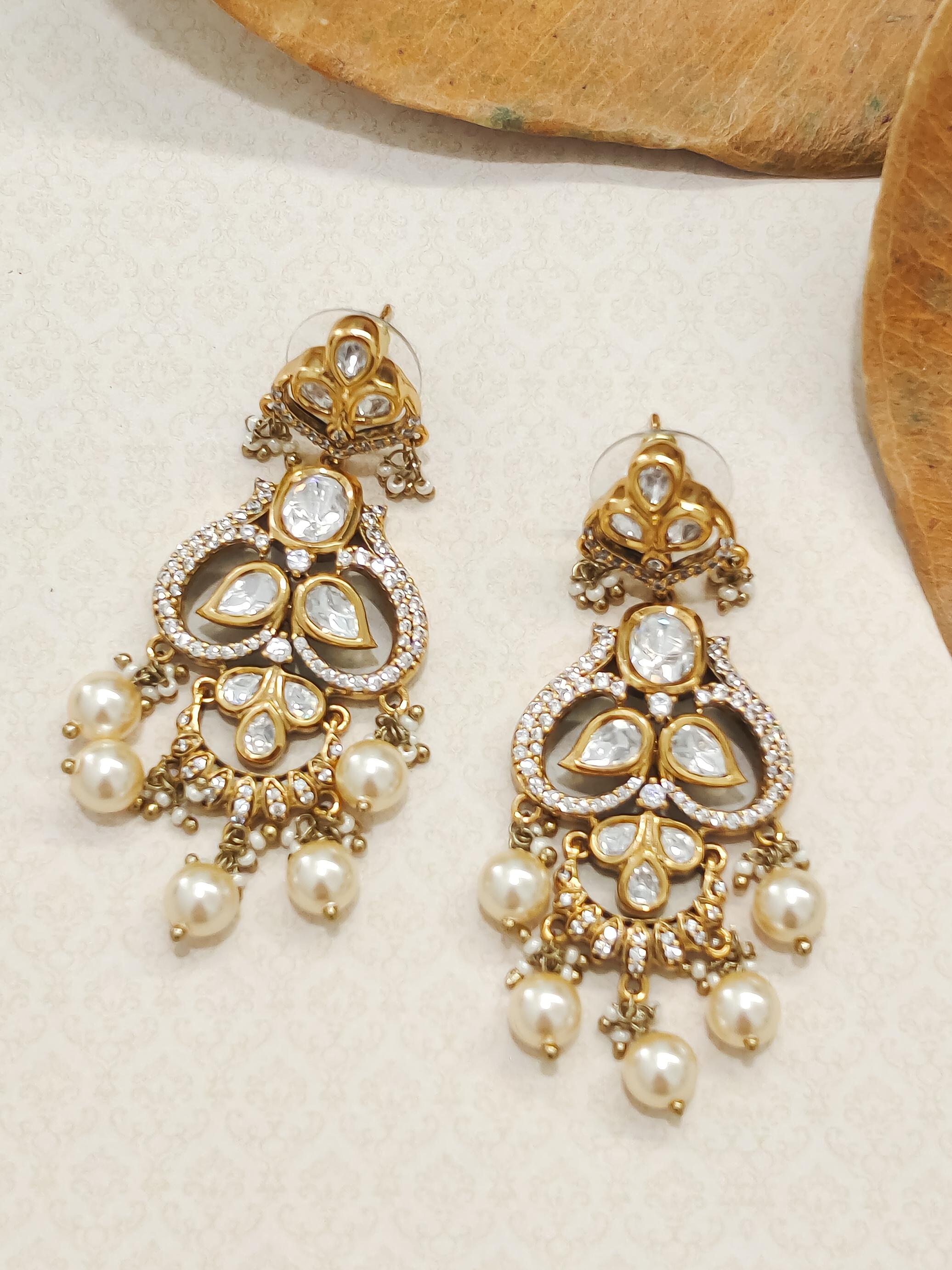 Sakshi Kundan Earrings