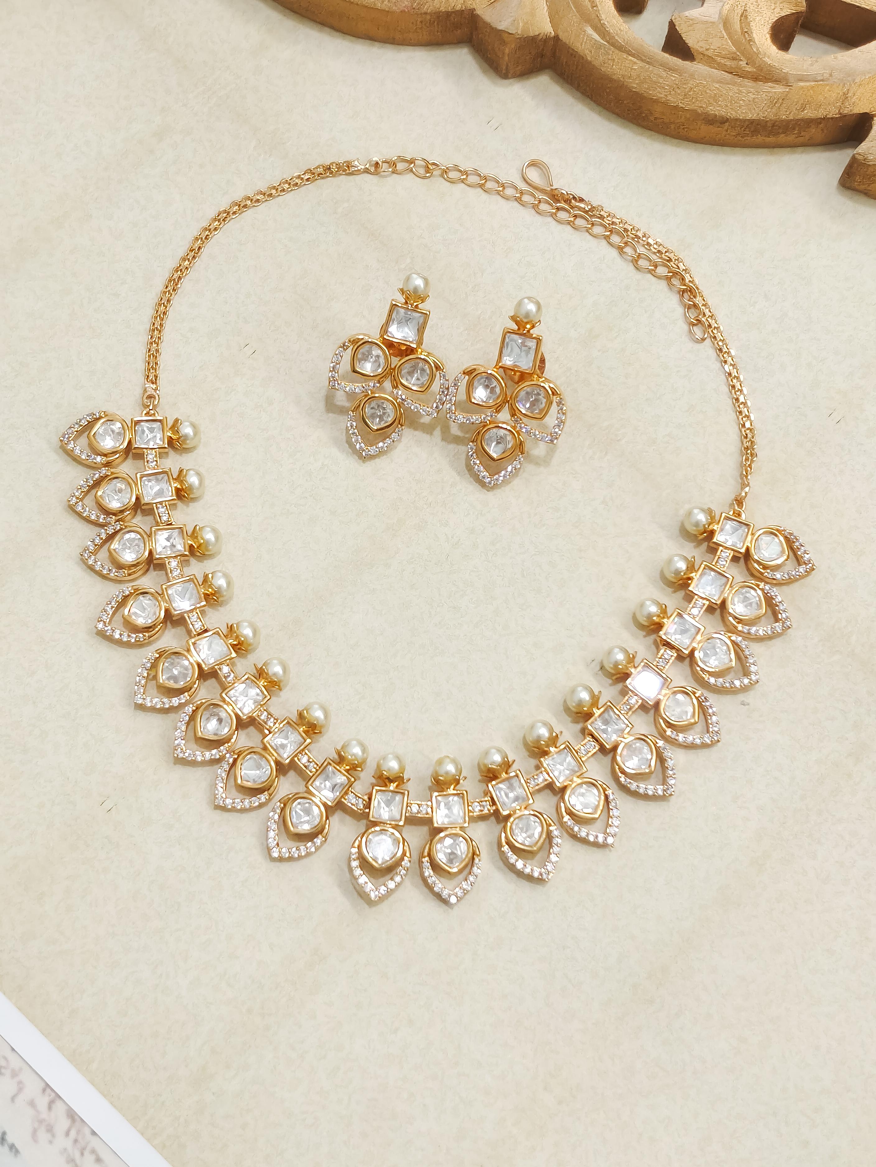 Anvika Kundan Choker Set