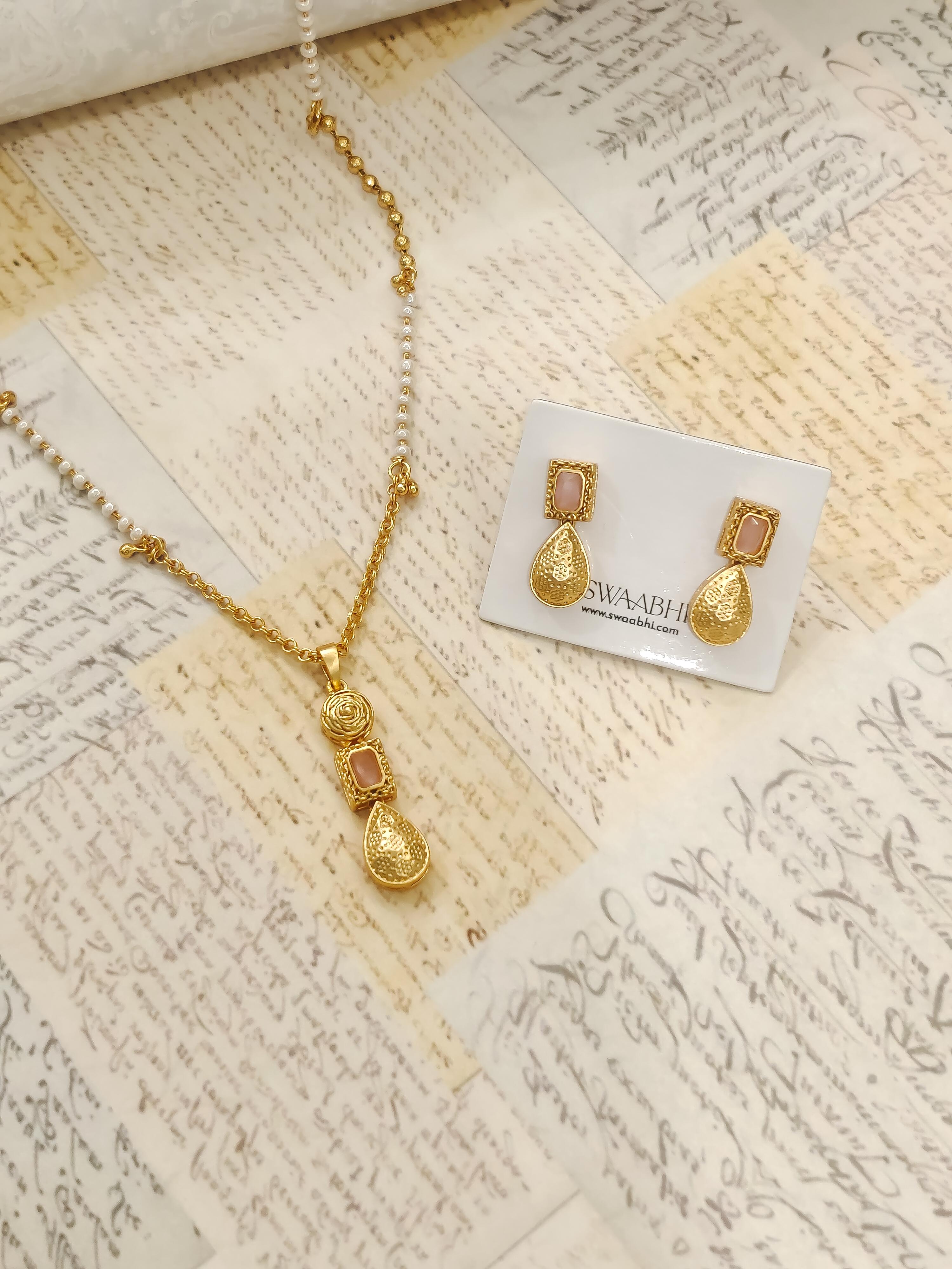 Yuvika Temple Pendant Set