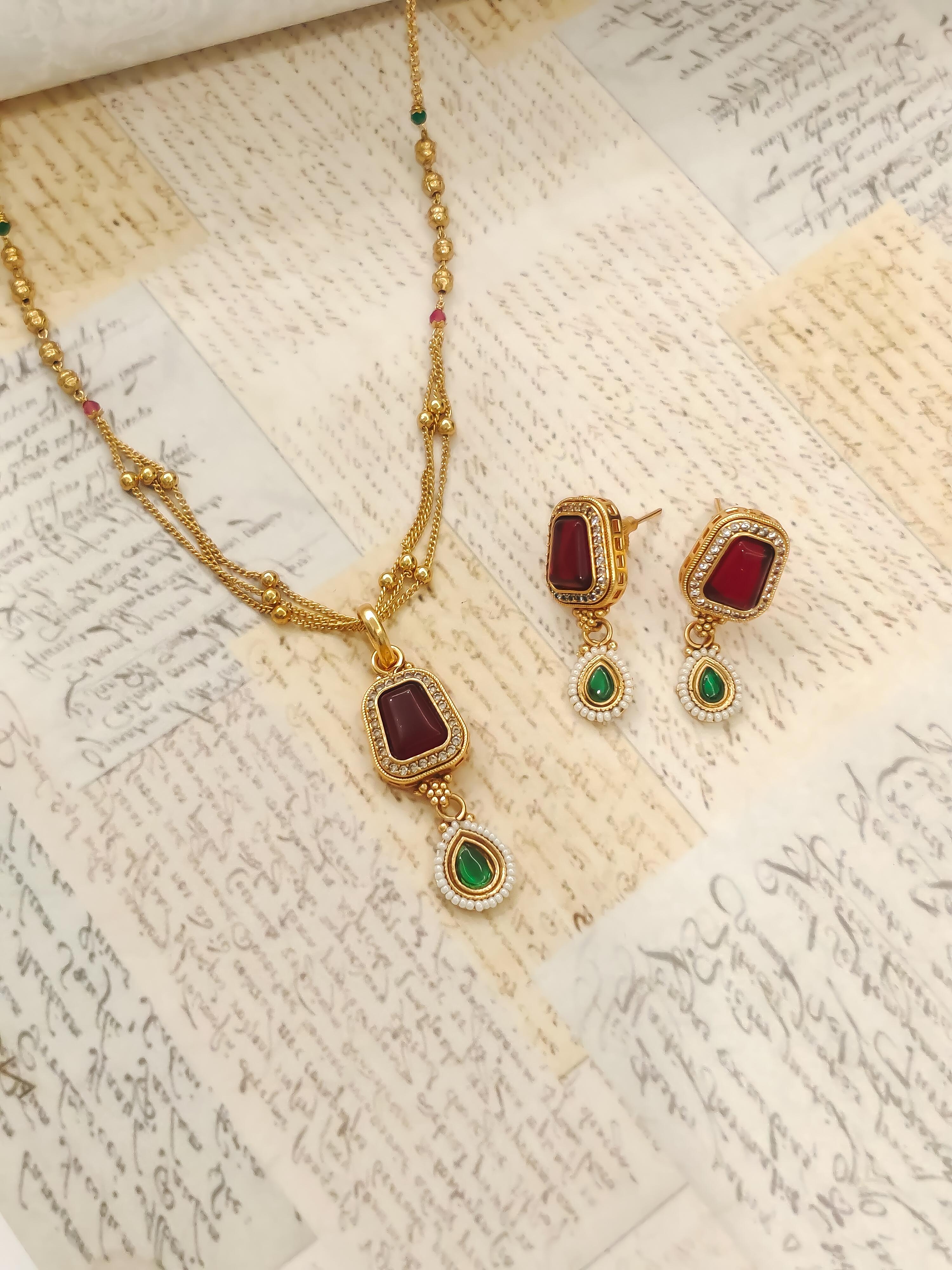 Rashmi Temple Pendant Set