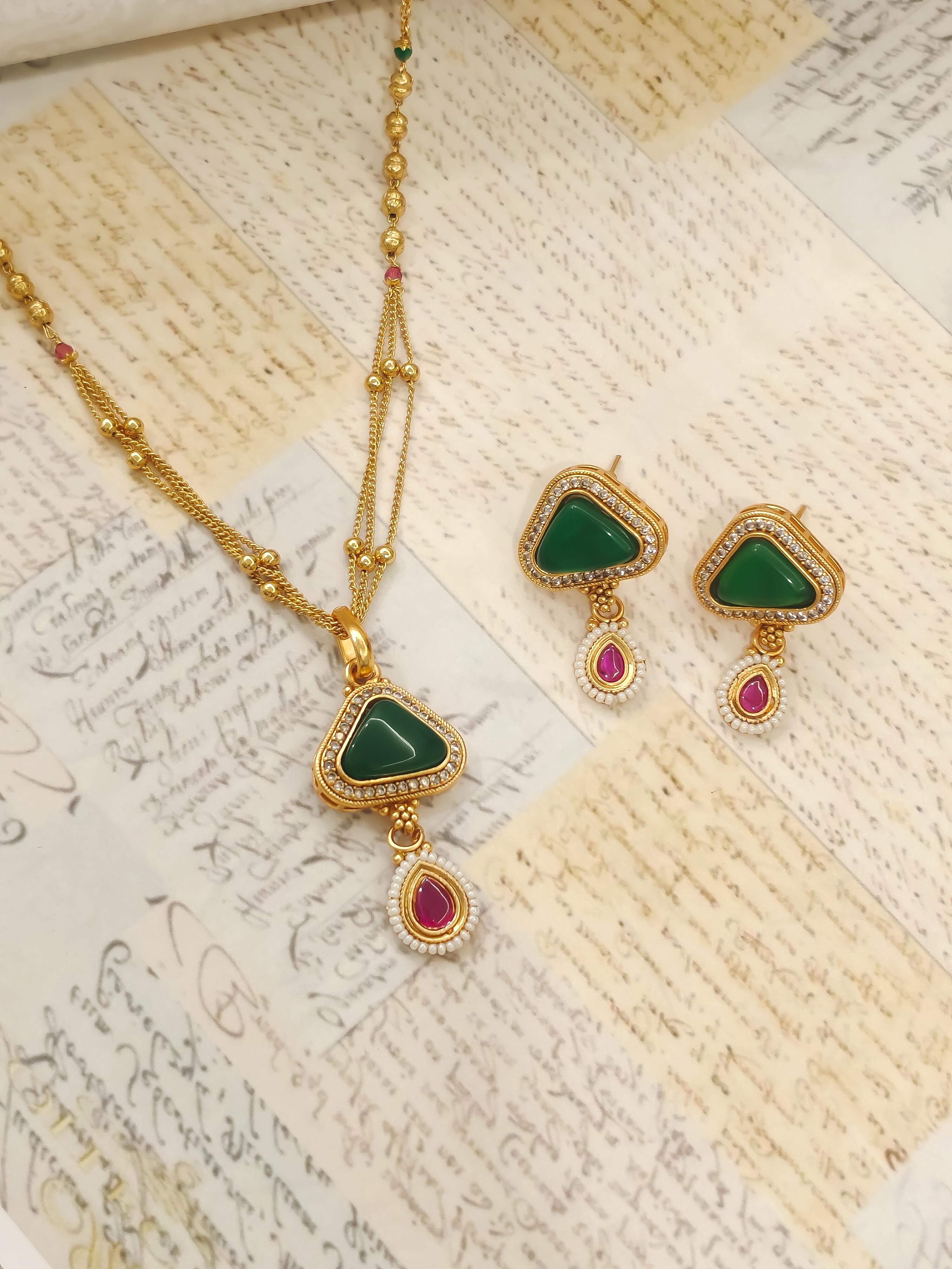 Rajshree Temple Pendant Set