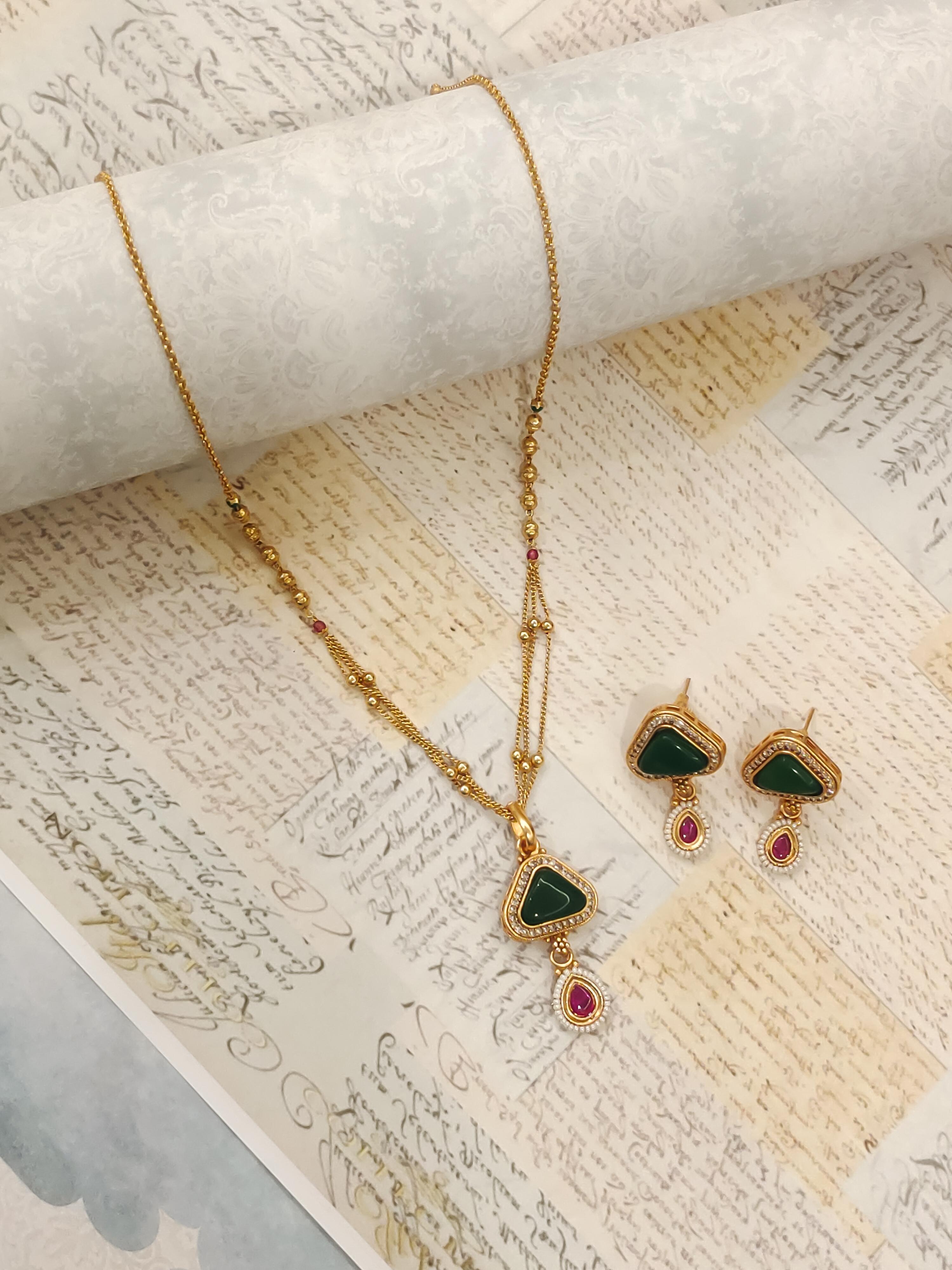 Rajshree Temple Pendant Set