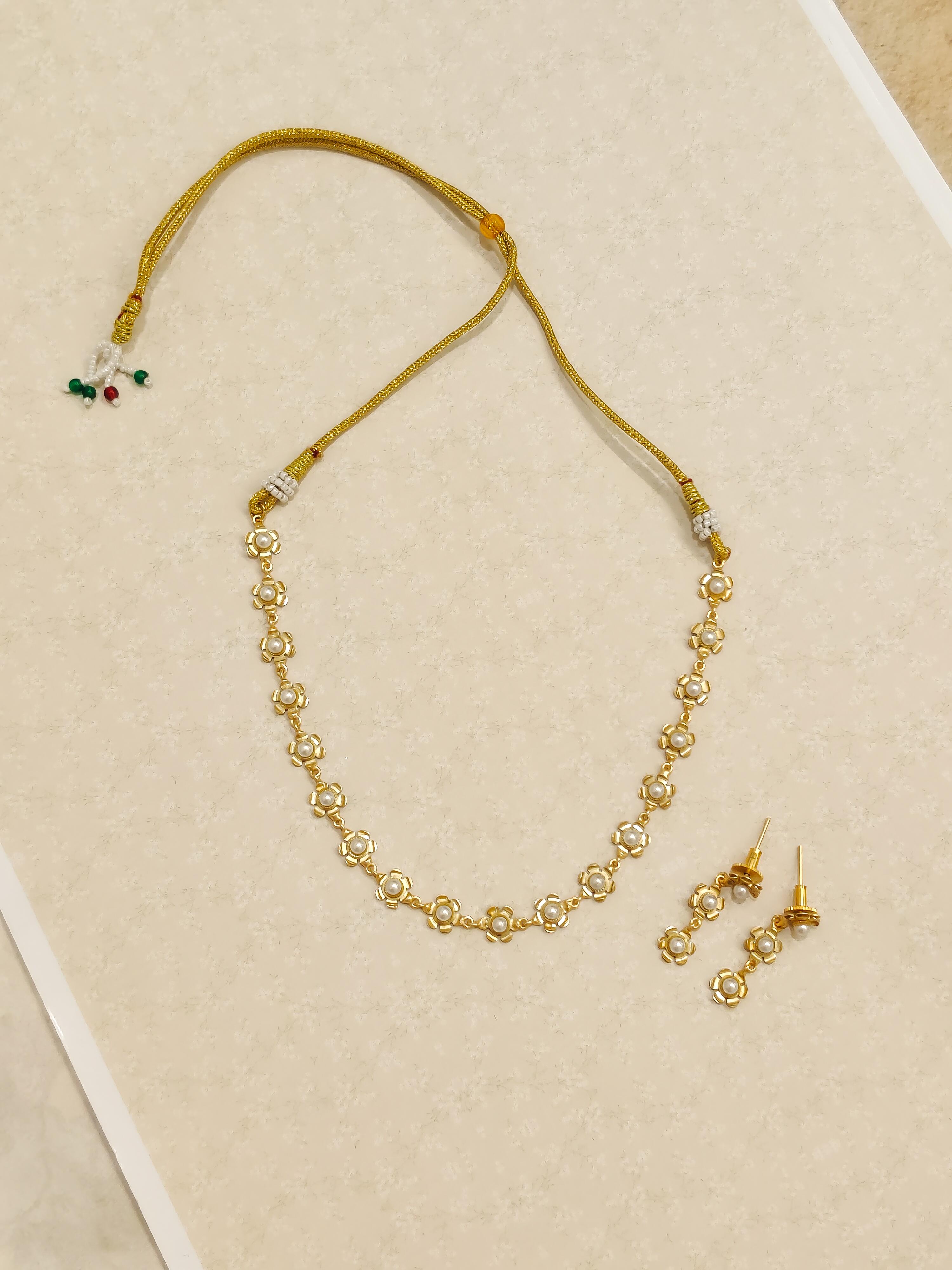 Blossom Pearl Choker