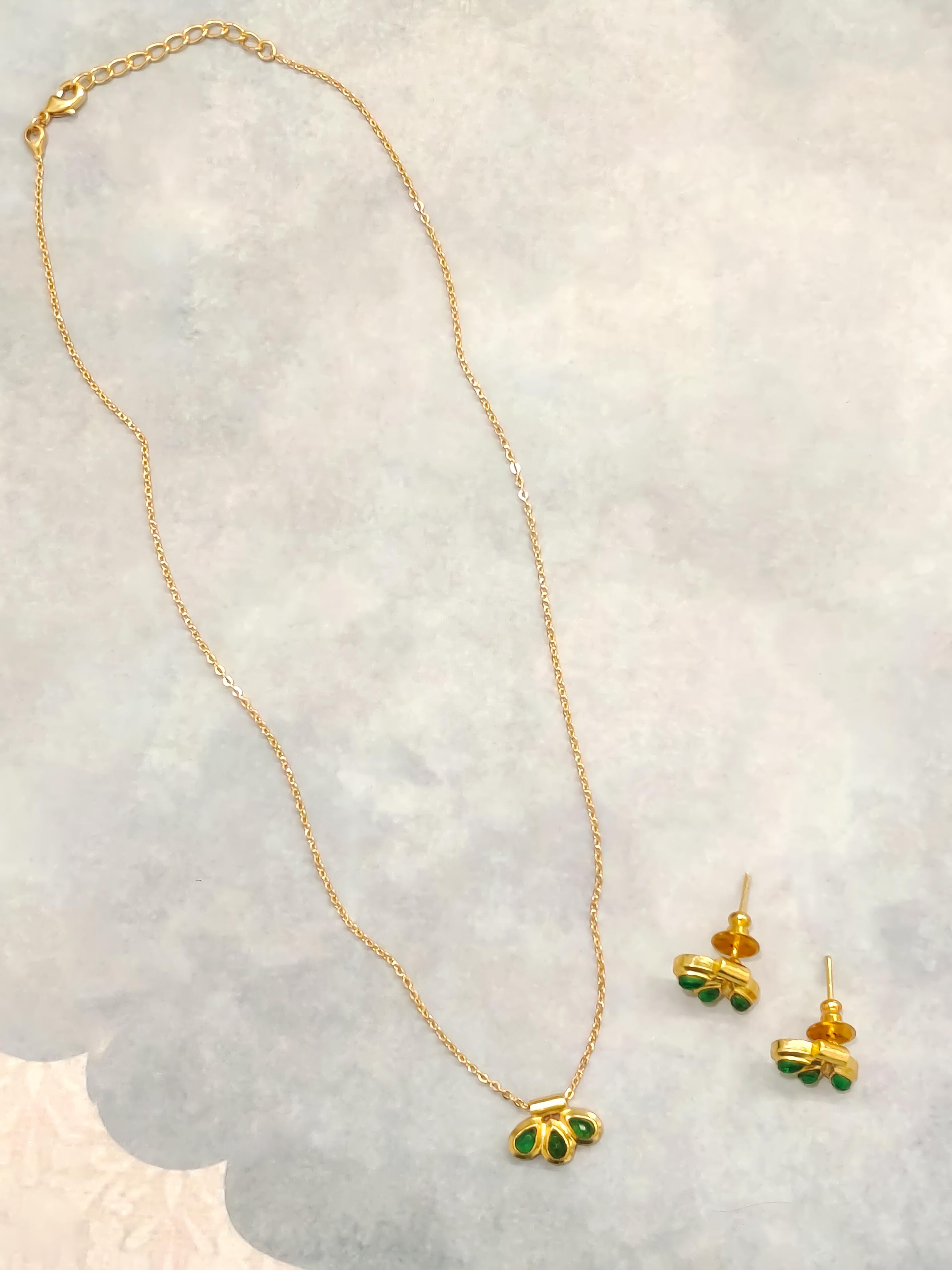 Fleur Bloom Pendant Set
