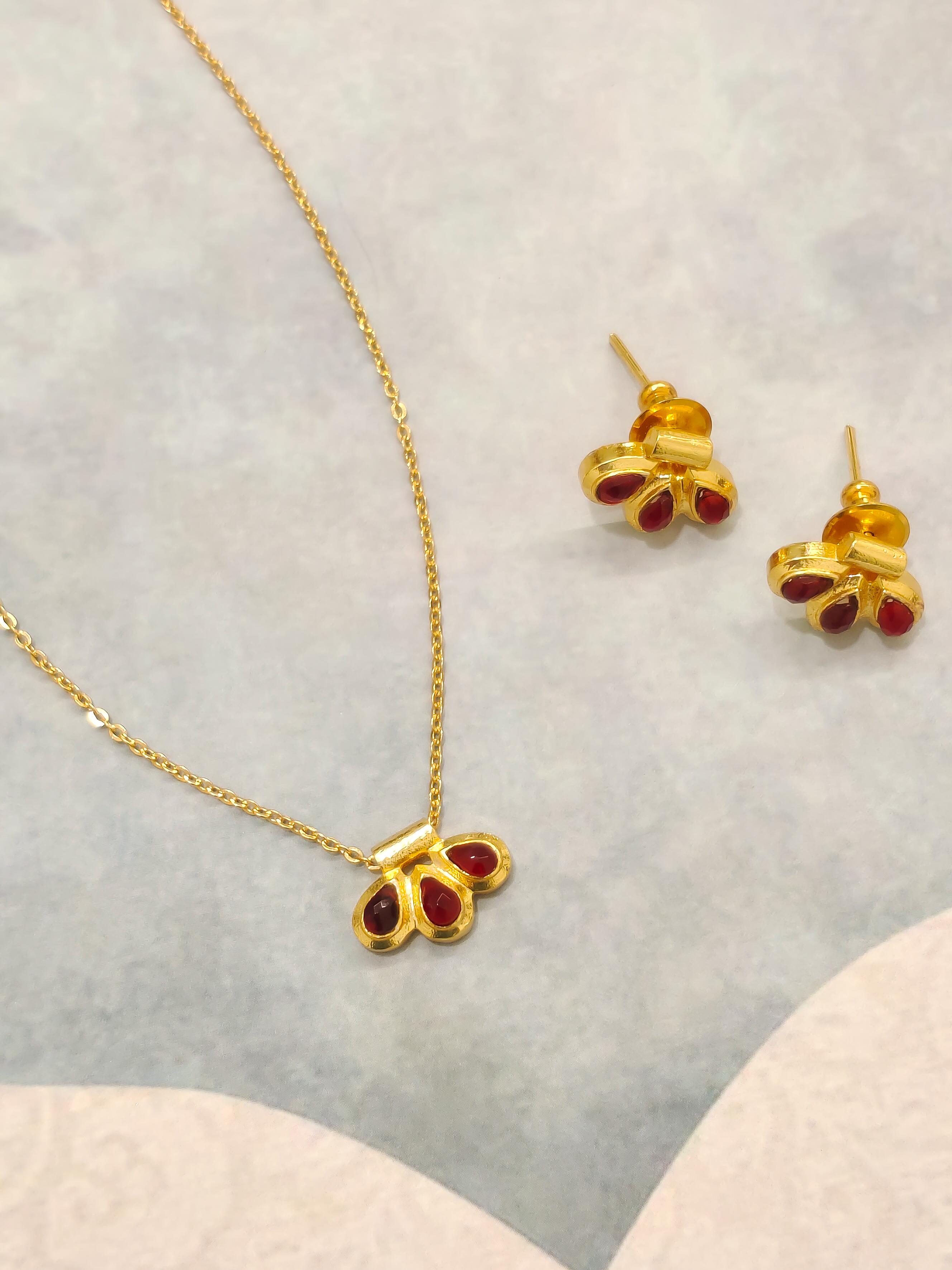 Fleur Bloom Pendant Set