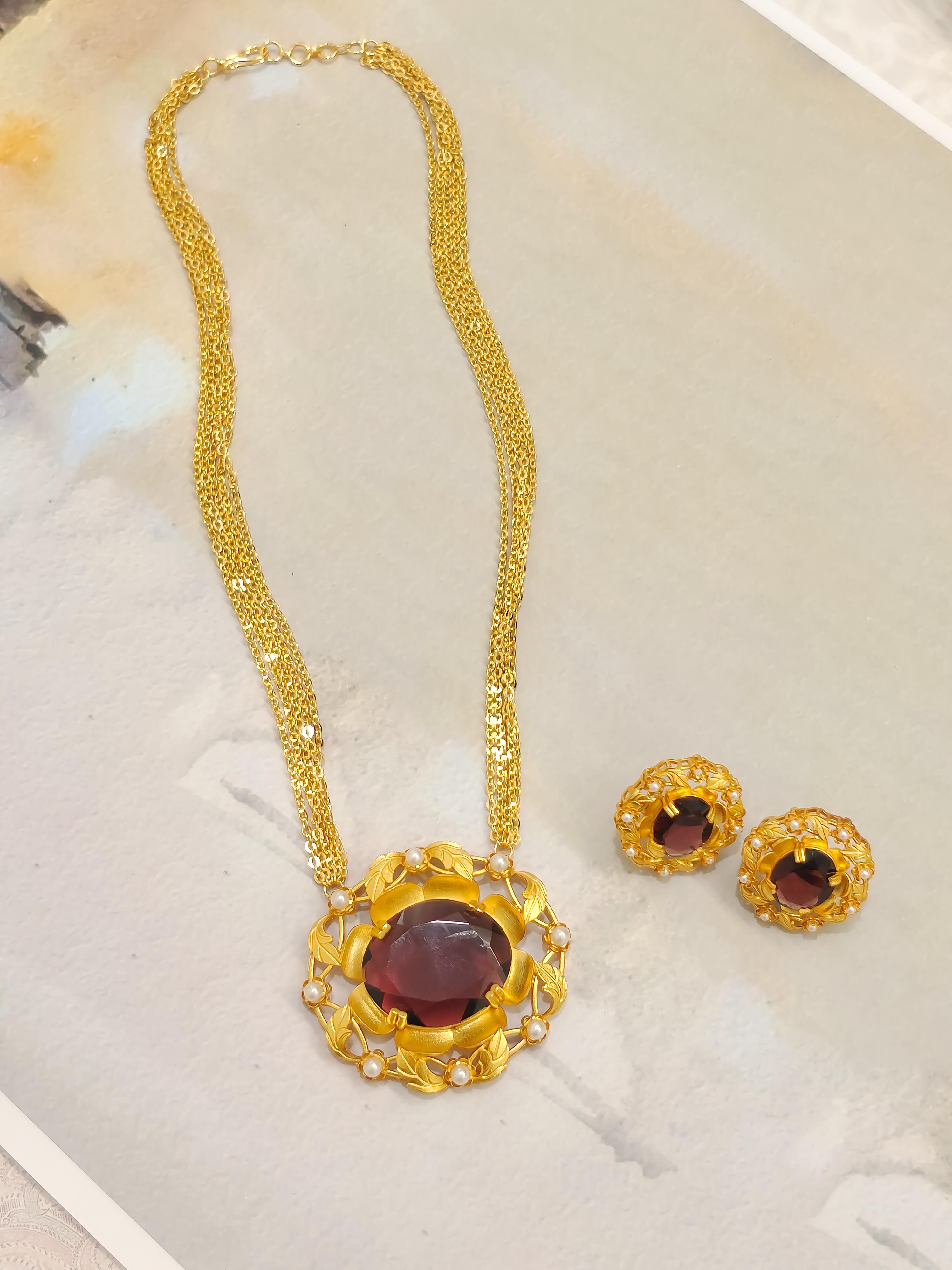 Rosette Empress Necklace