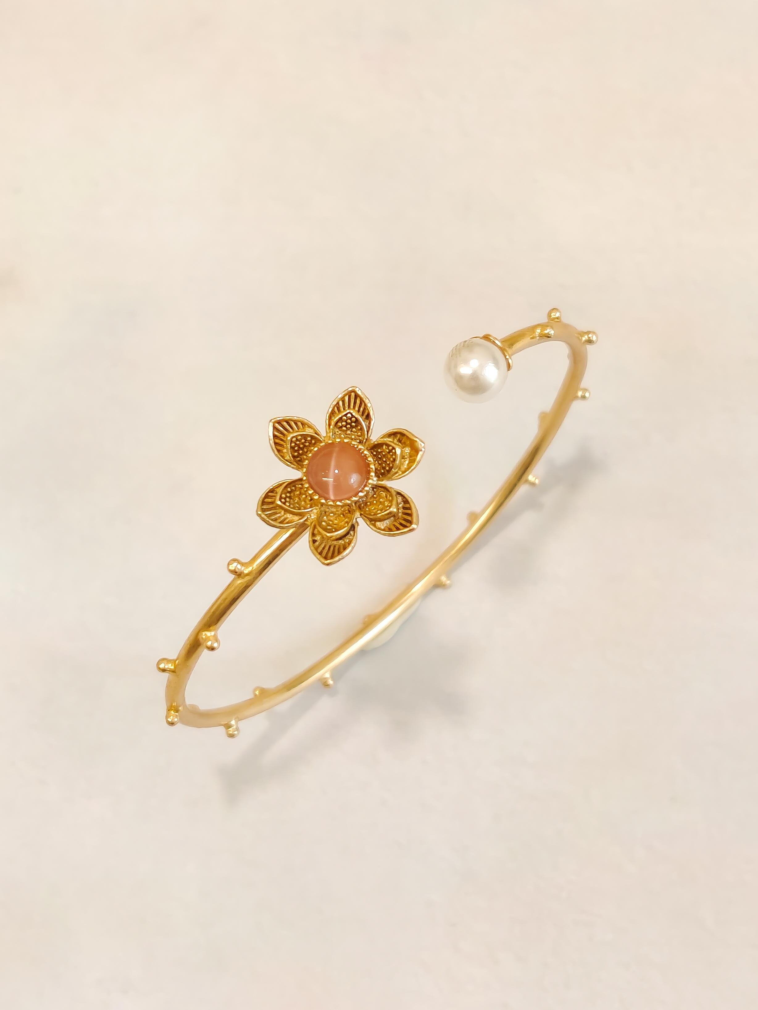Levy Floral Pearl Bracelet