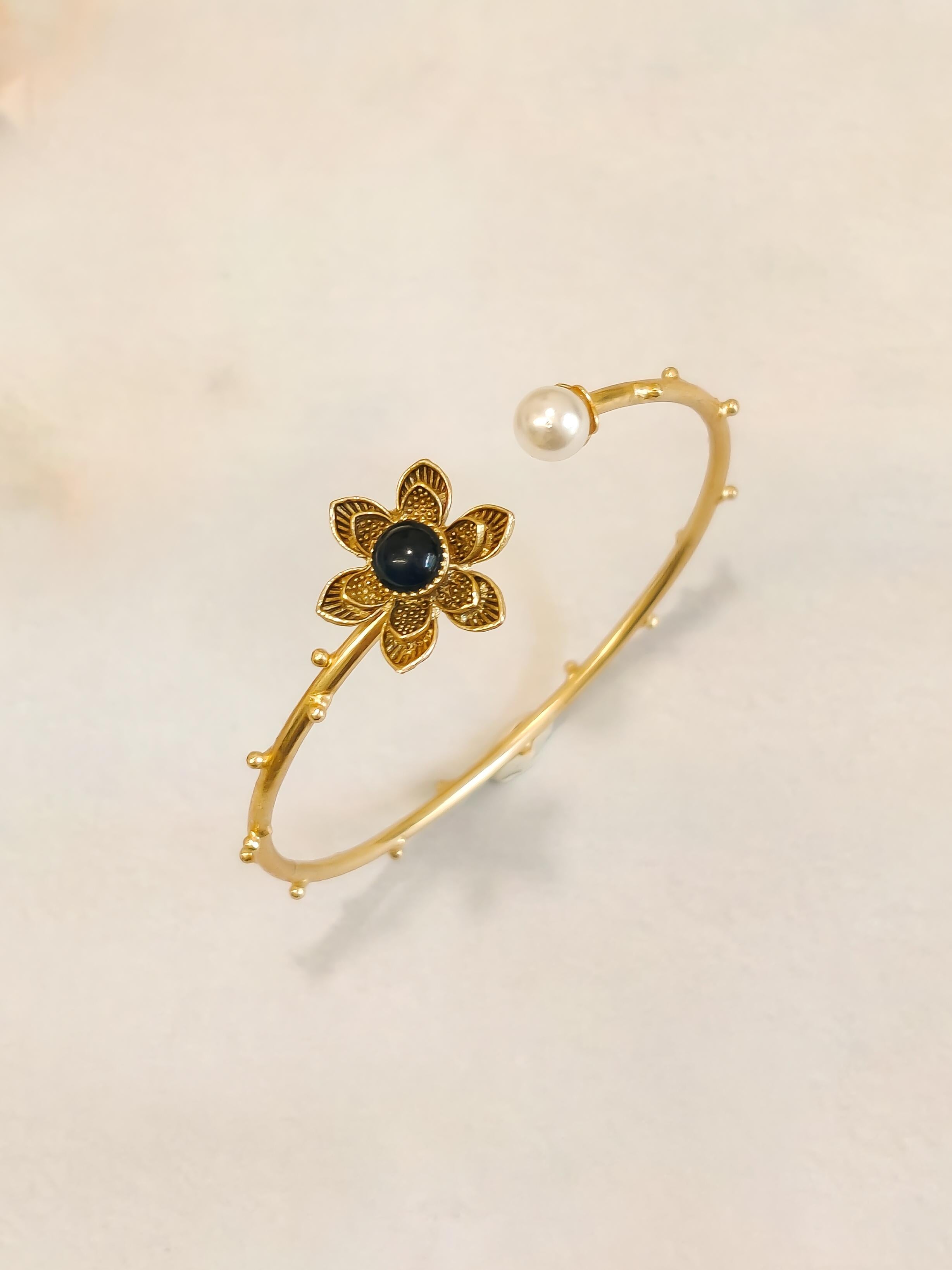 Levy Floral Pearl Bracelet