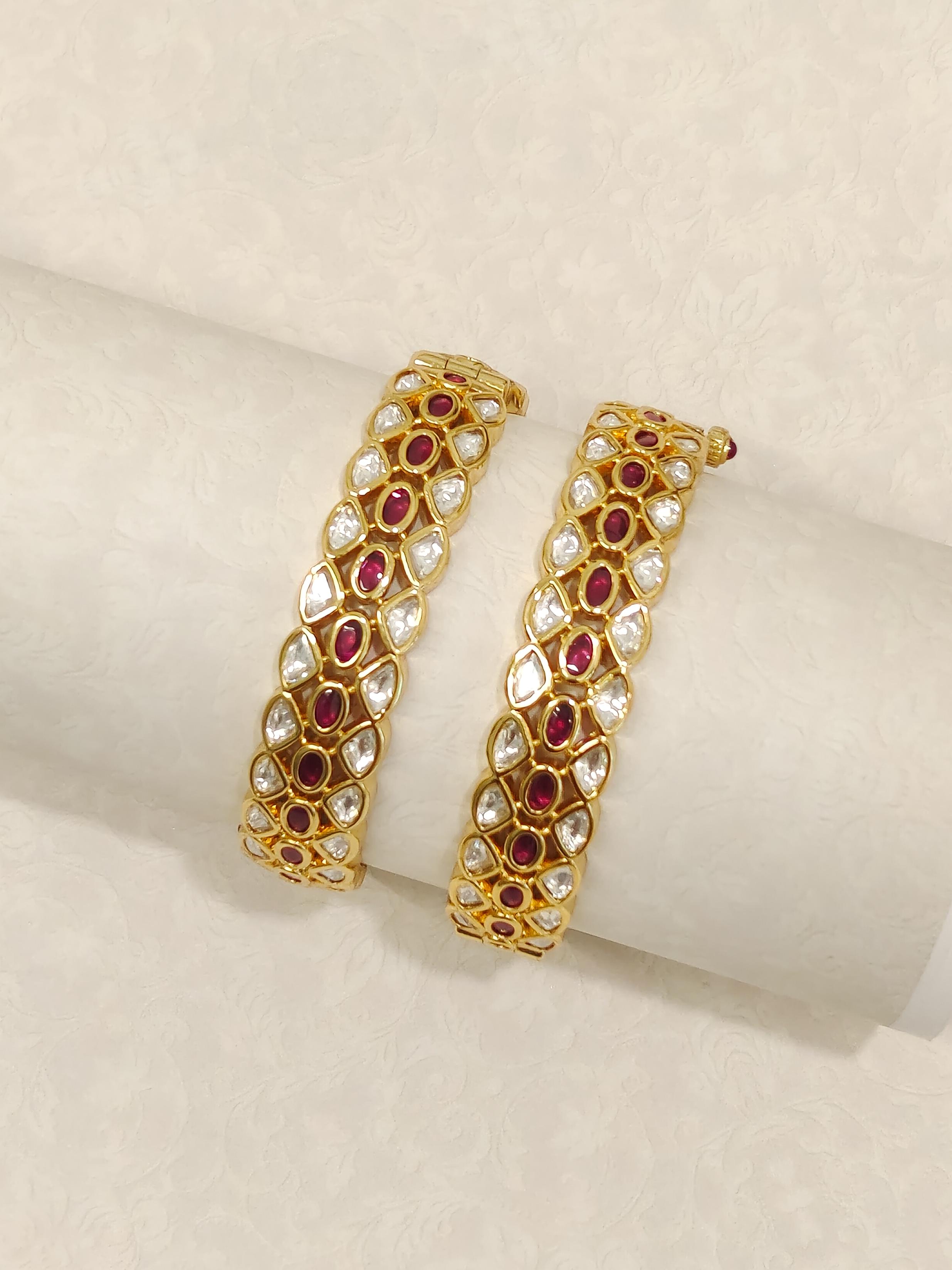 Priyanshi Kundan Bangles