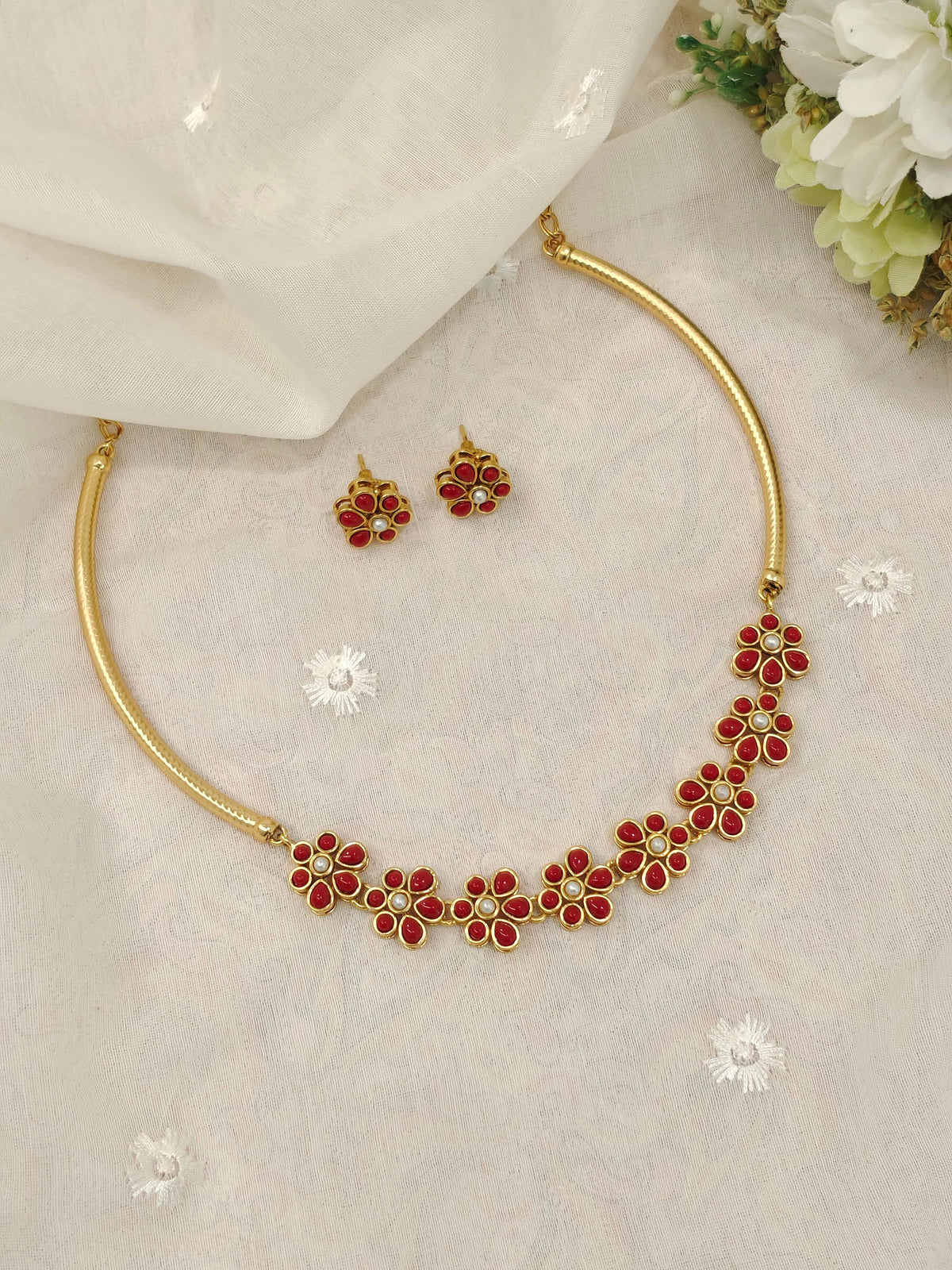 Coral And Pearl Hasli Necklace
