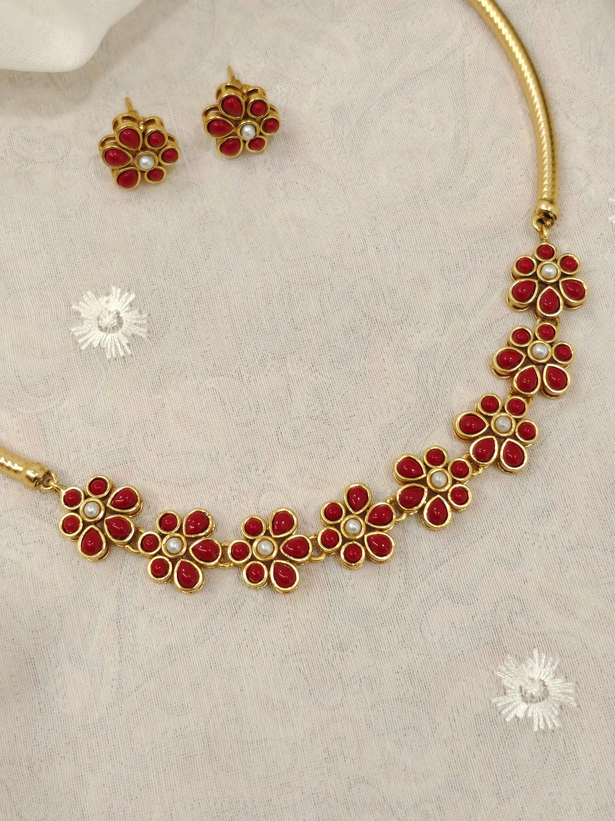 Coral And Pearl Hasli Necklace