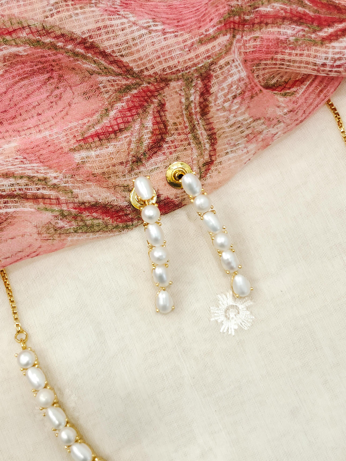 Disha Pearl Necklace