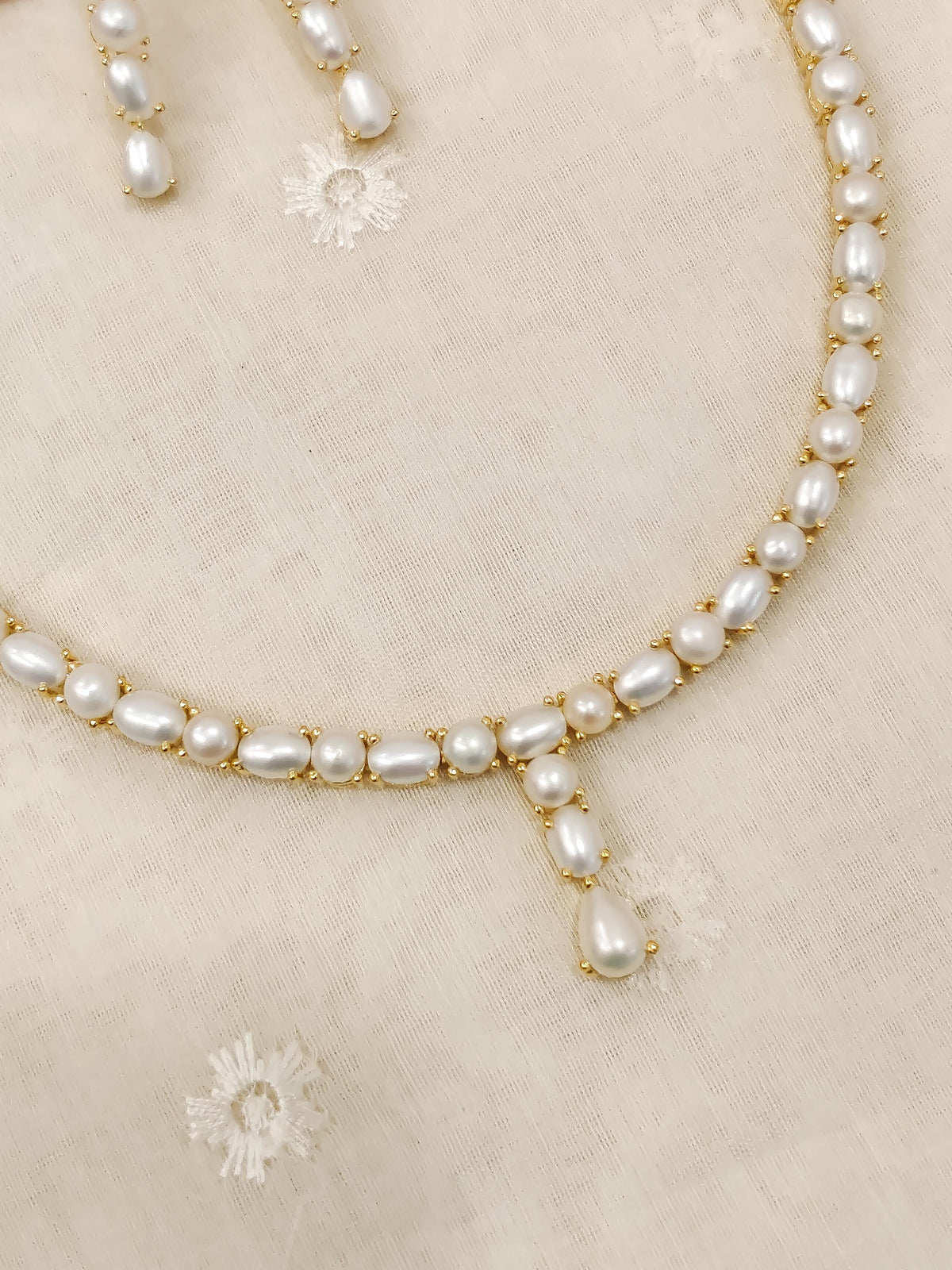 Disha Pearl Necklace
