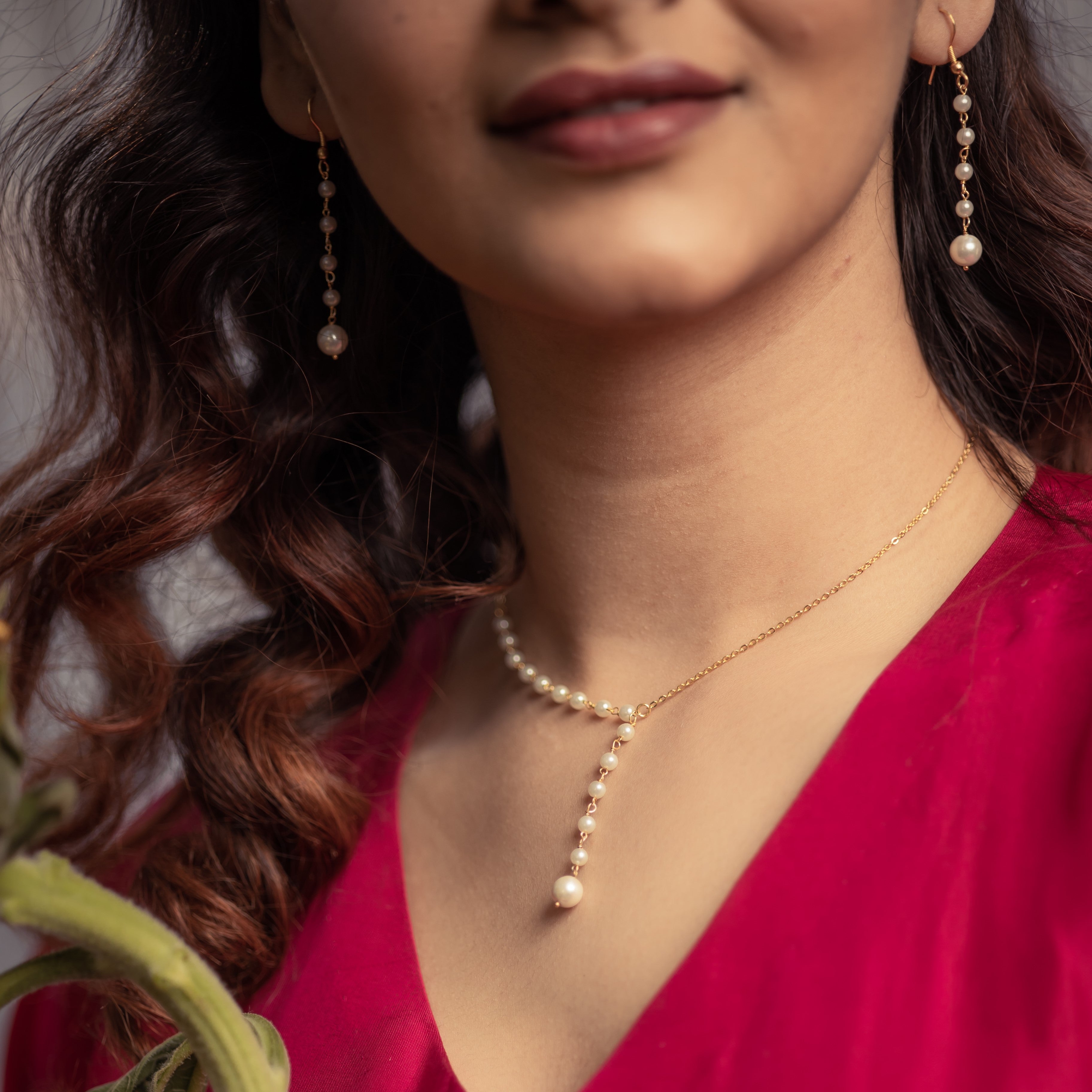 Pearl Chain Necklace Asymmetrical